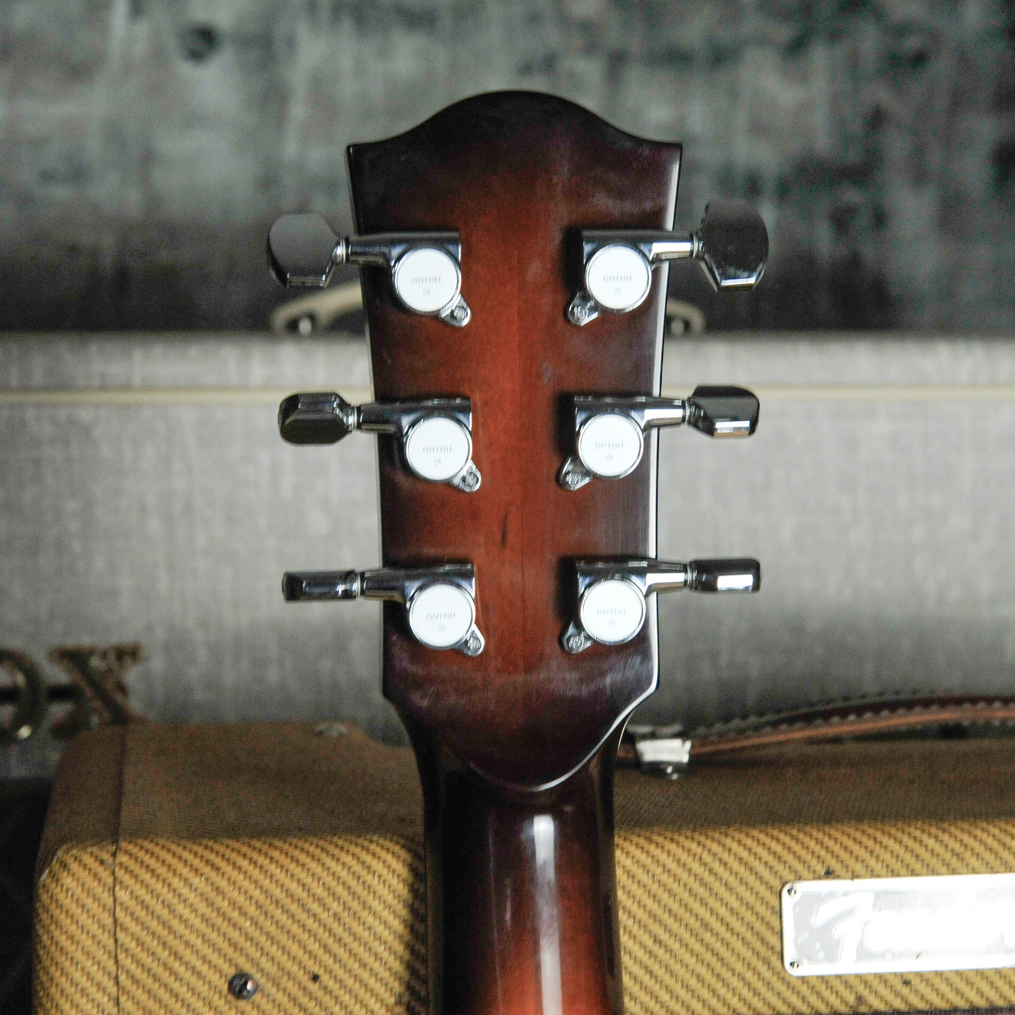 Avalon D340A Americana Maple & Spruce Sunburst w/Case
