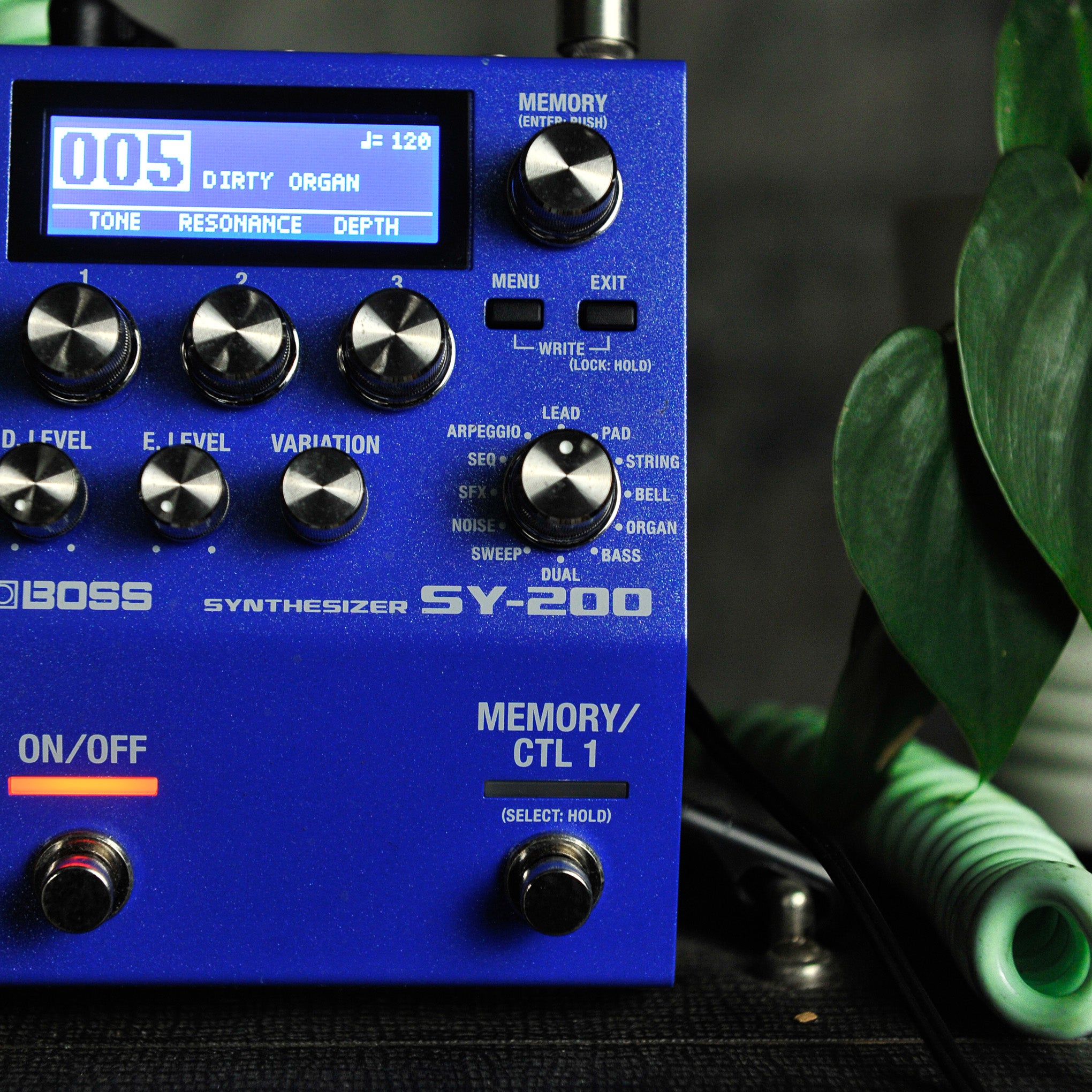 Boss SY-200 Guitar and Bass Synthesizer - Used
