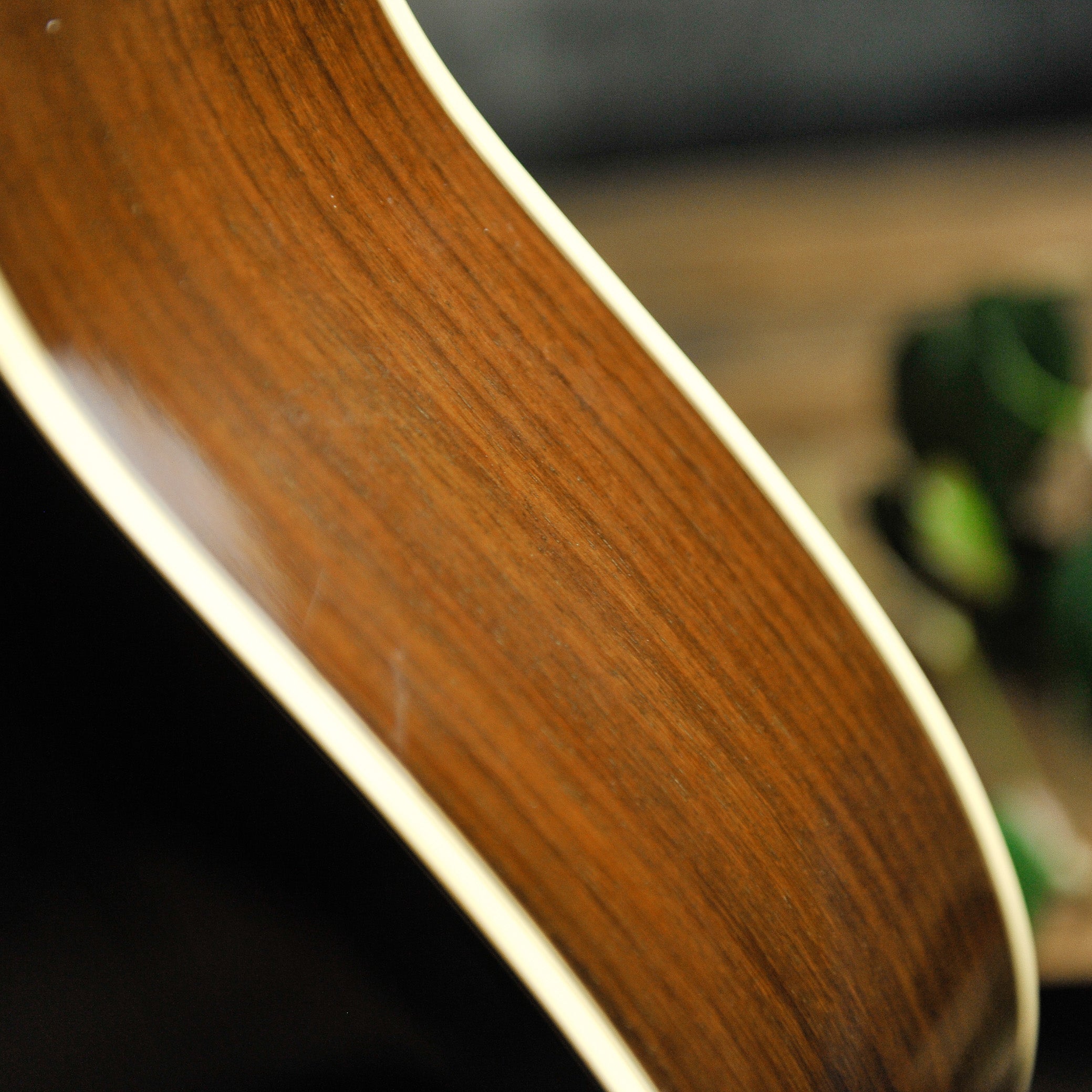 Eastman E20 SS Slope Shoulder Acoustic - LR Baggs Lyric w/Case - Used