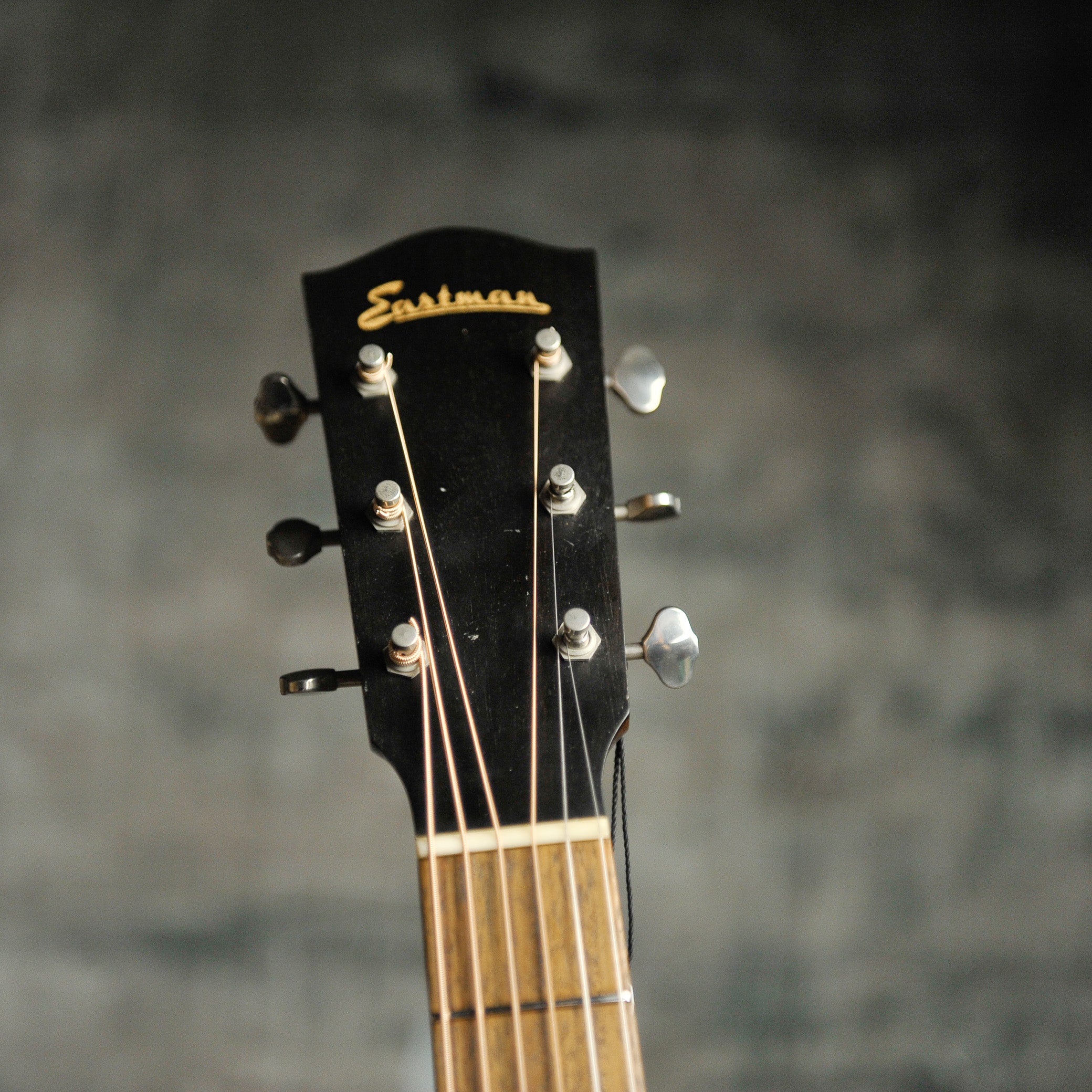 Eastman E20 SS Slope Shoulder Acoustic - LR Baggs Lyric w/Case - Used