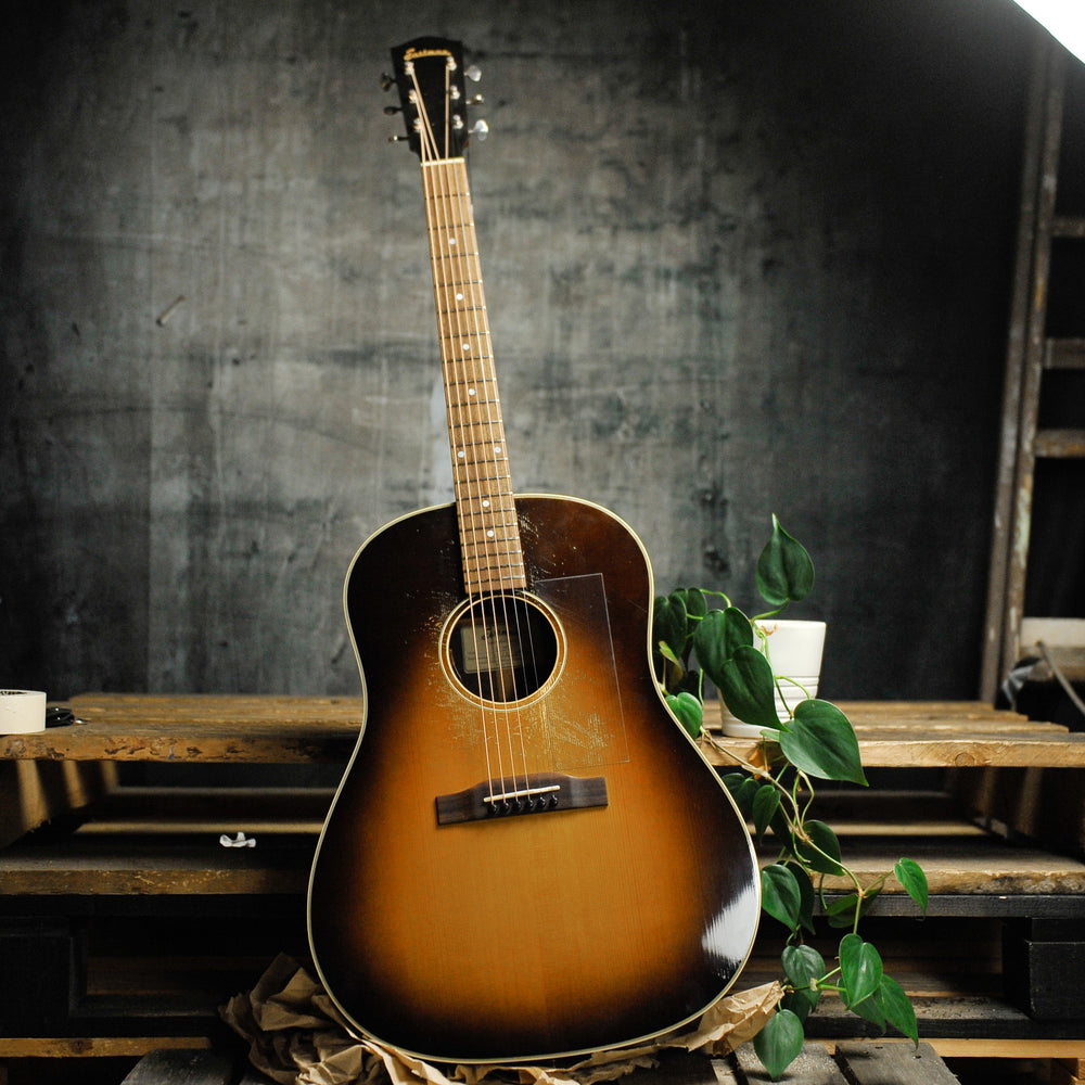 Eastman E20 SS Slope Shoulder Acoustic - LR Baggs Lyric w/Case - Used