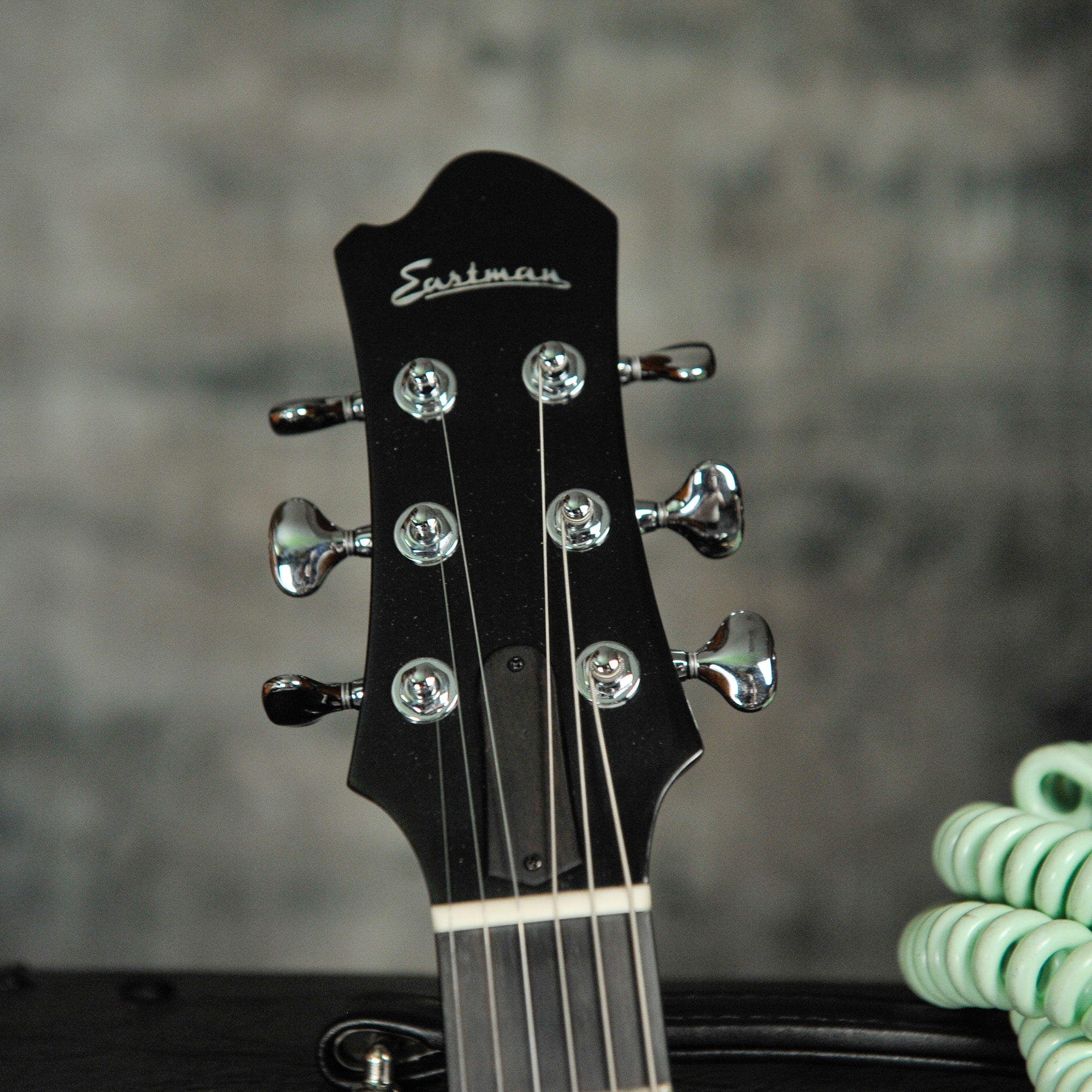 Eastman Romeo Left Hand Gold Burst w/Case - Used