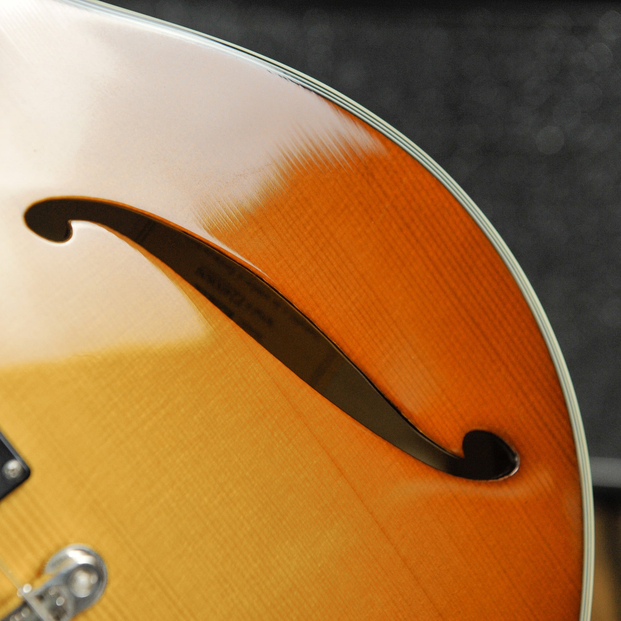 Eastman Romeo Left Hand Gold Burst w/Case - Used