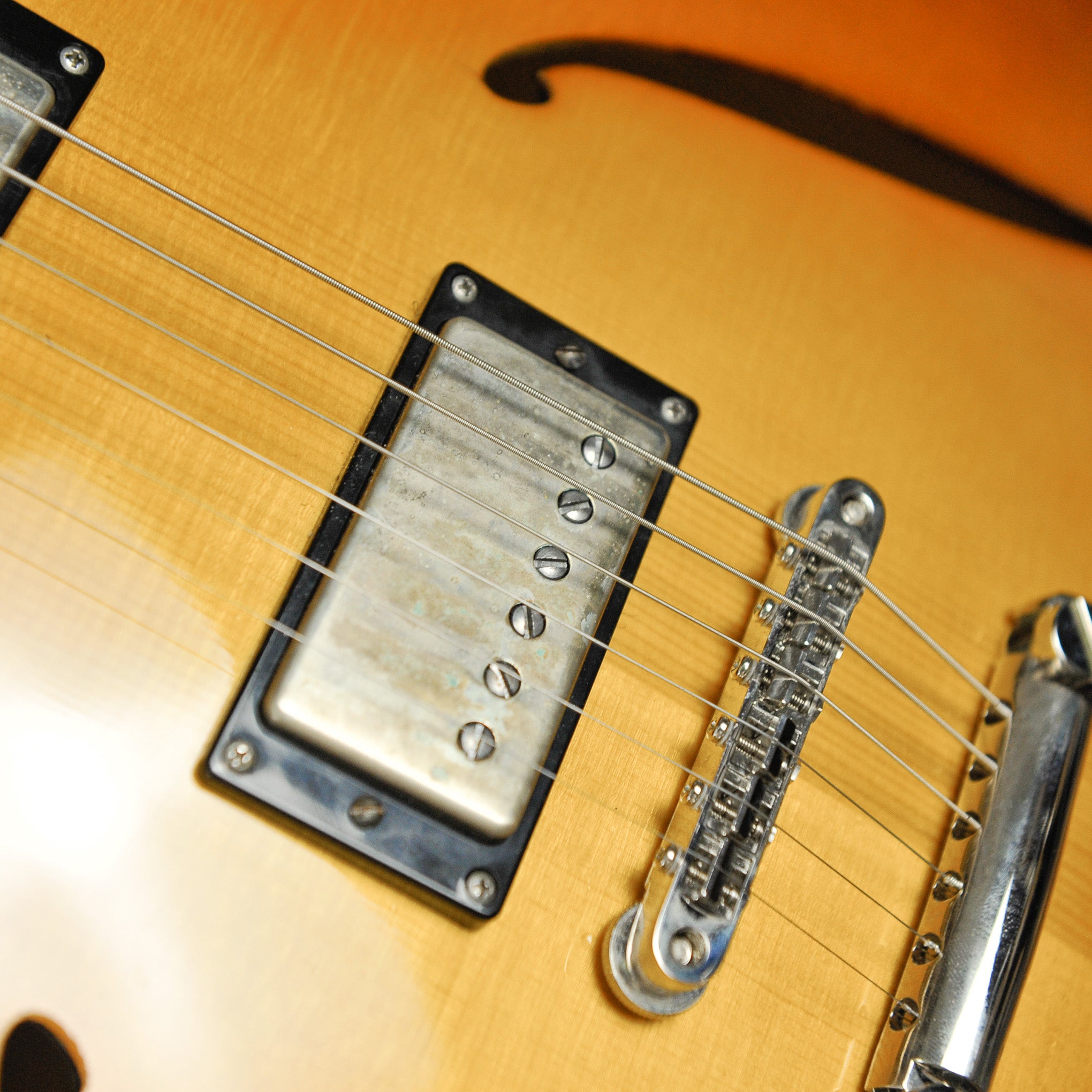 Eastman Romeo Left Hand Gold Burst w/Case - Used