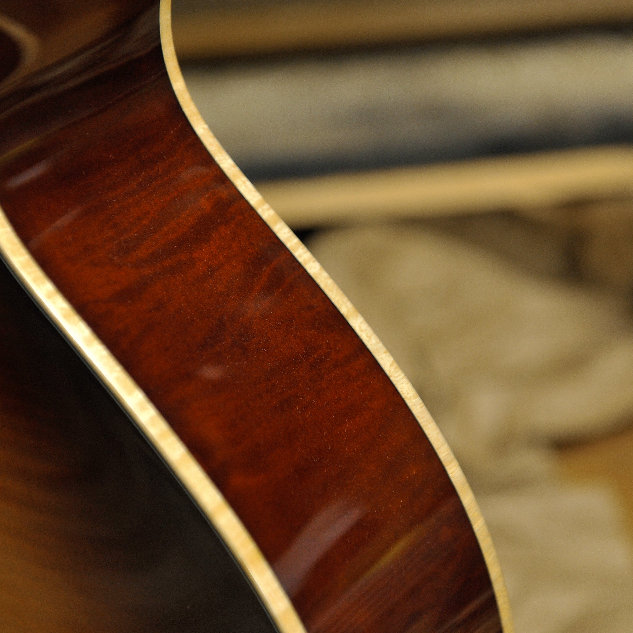Eastman AR480CE-SB John Pisano Signature Sunburst w/Case - Used