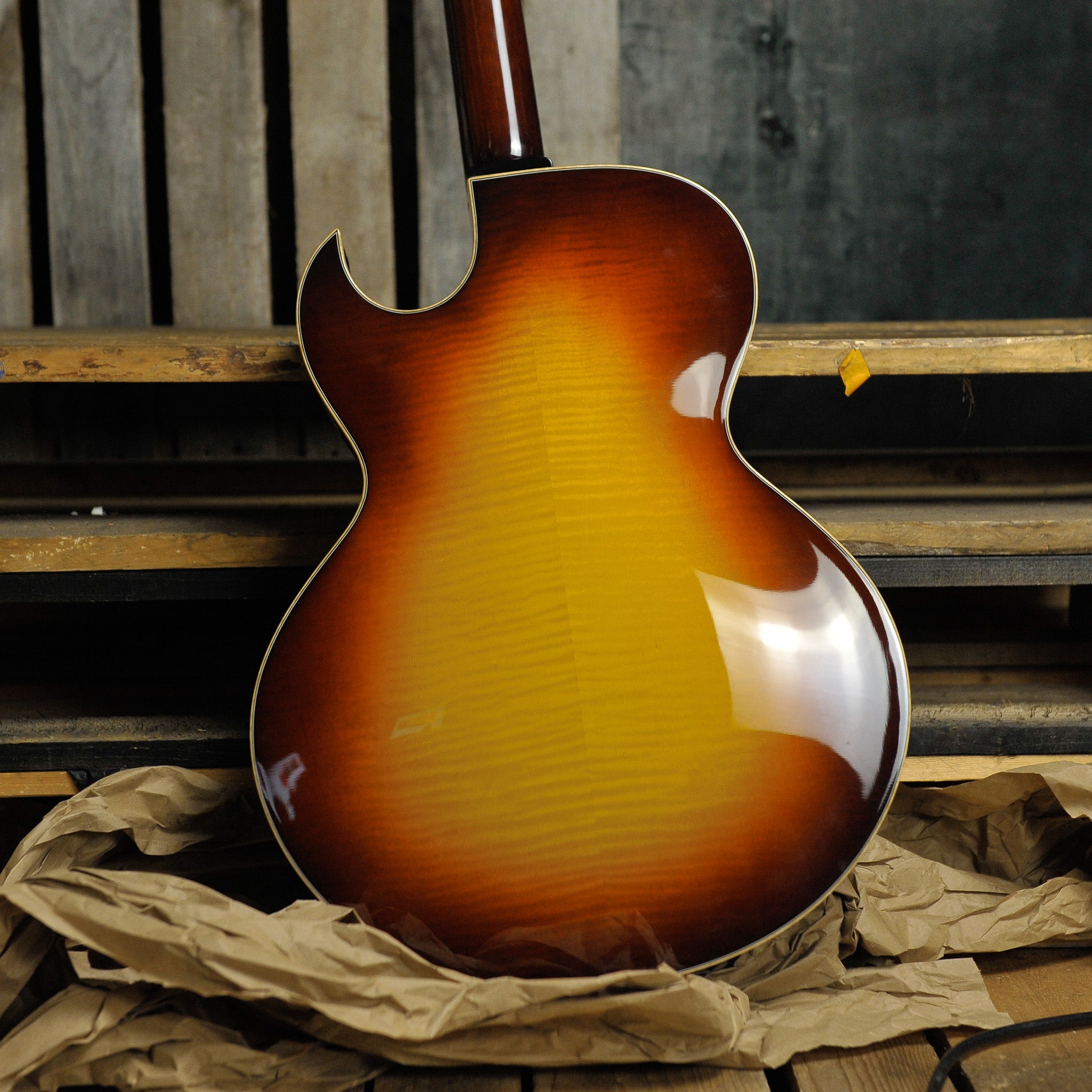 Eastman AR480CE-SB John Pisano Signature Sunburst w/Case - Used