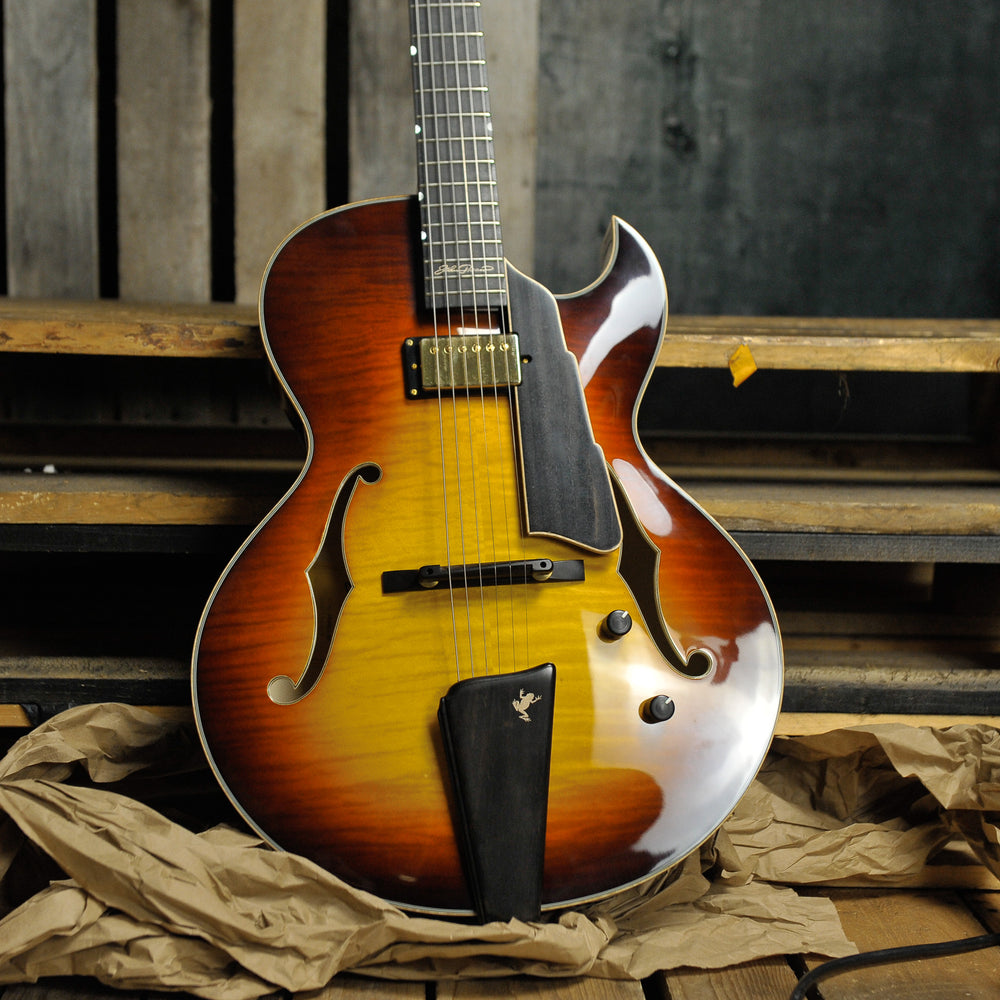 Eastman AR480CE-SB John Pisano Signature Sunburst w/Case - Used