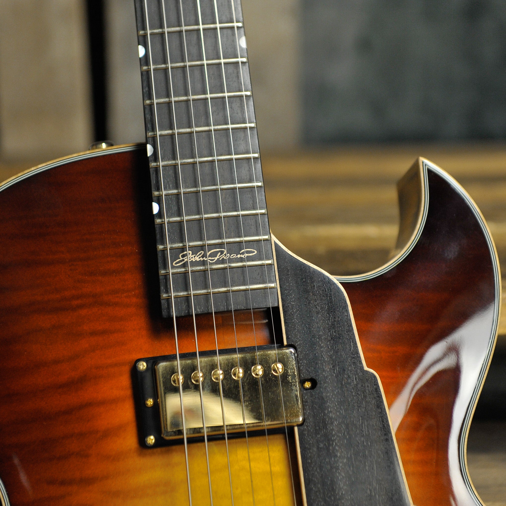 Eastman AR480CE-SB John Pisano Signature Sunburst w/Case - Used