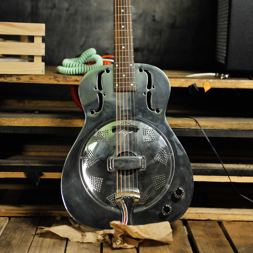 Epiphone MD 100 Resonator With Pickup and Gator Case - Used