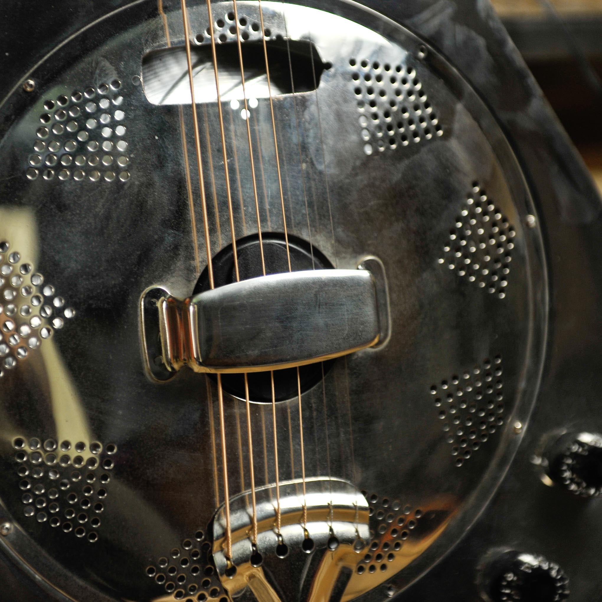 Epiphone MD 100 Resonator With Pickup and Gator Case - Used