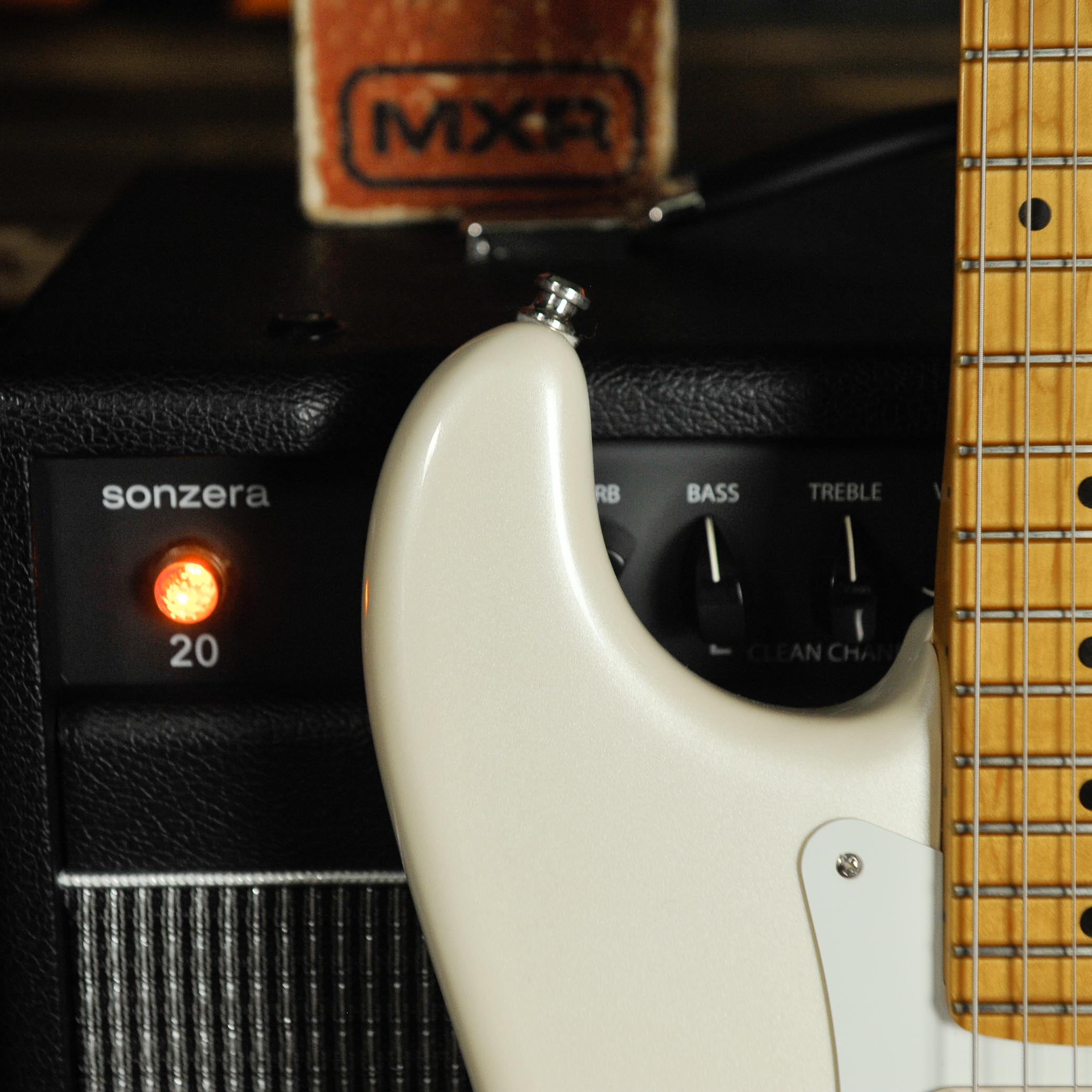 Fender Lincoln Brewster Stratocaster Olympic Pearl w/Case - Used