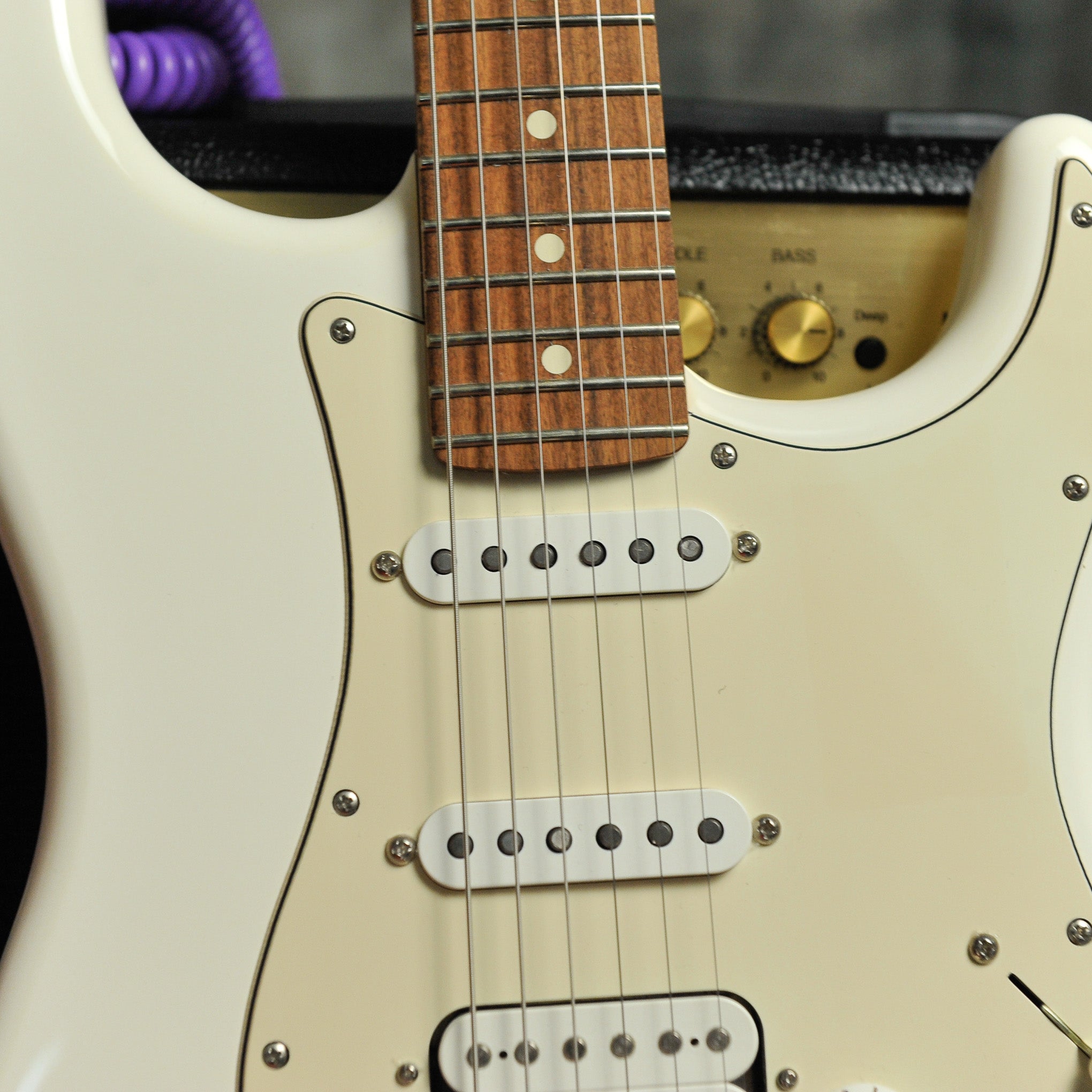 Fender Stratocaster Olympic White MIM Electric w/Bag - Used