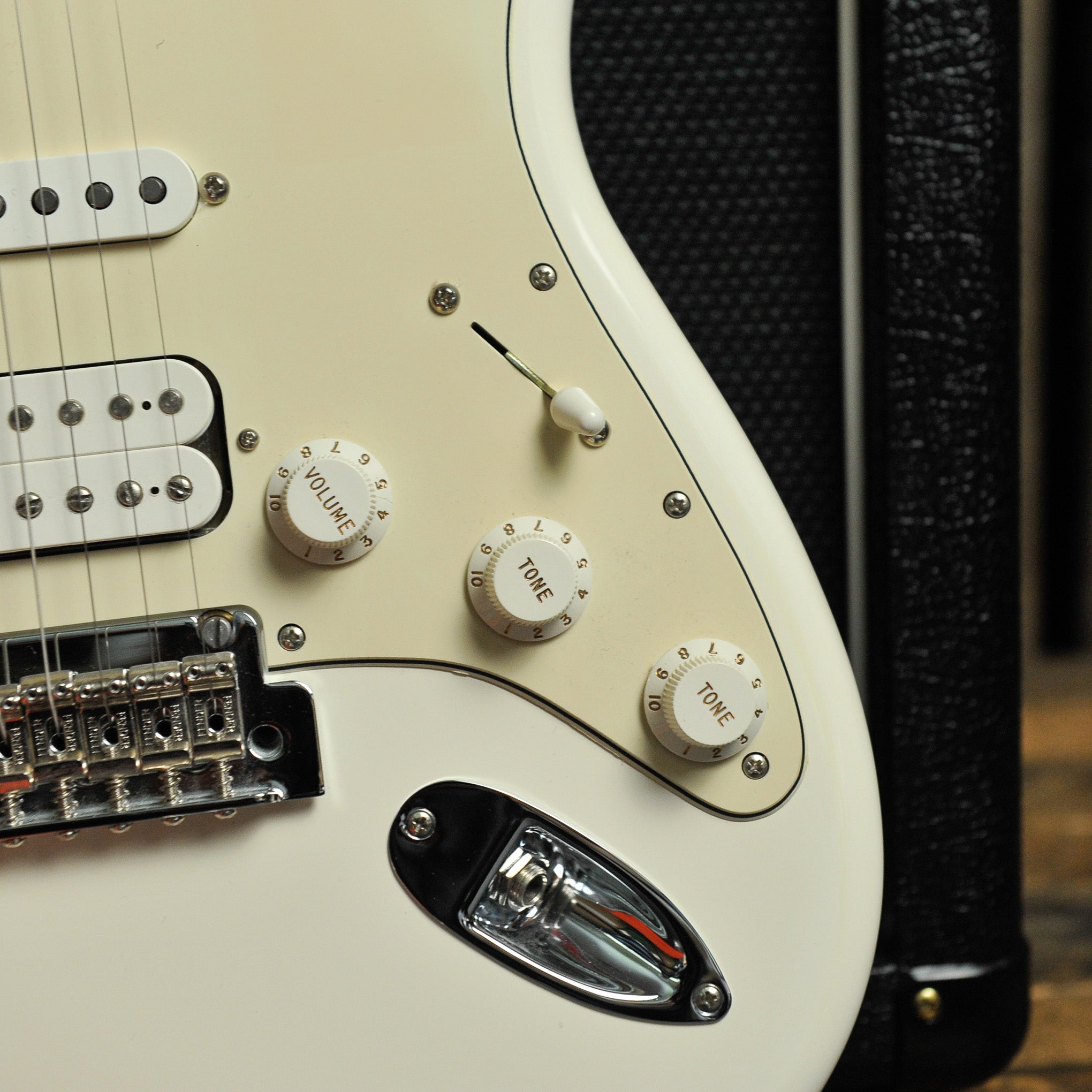Fender Stratocaster Olympic White MIM Electric w/Bag - Used