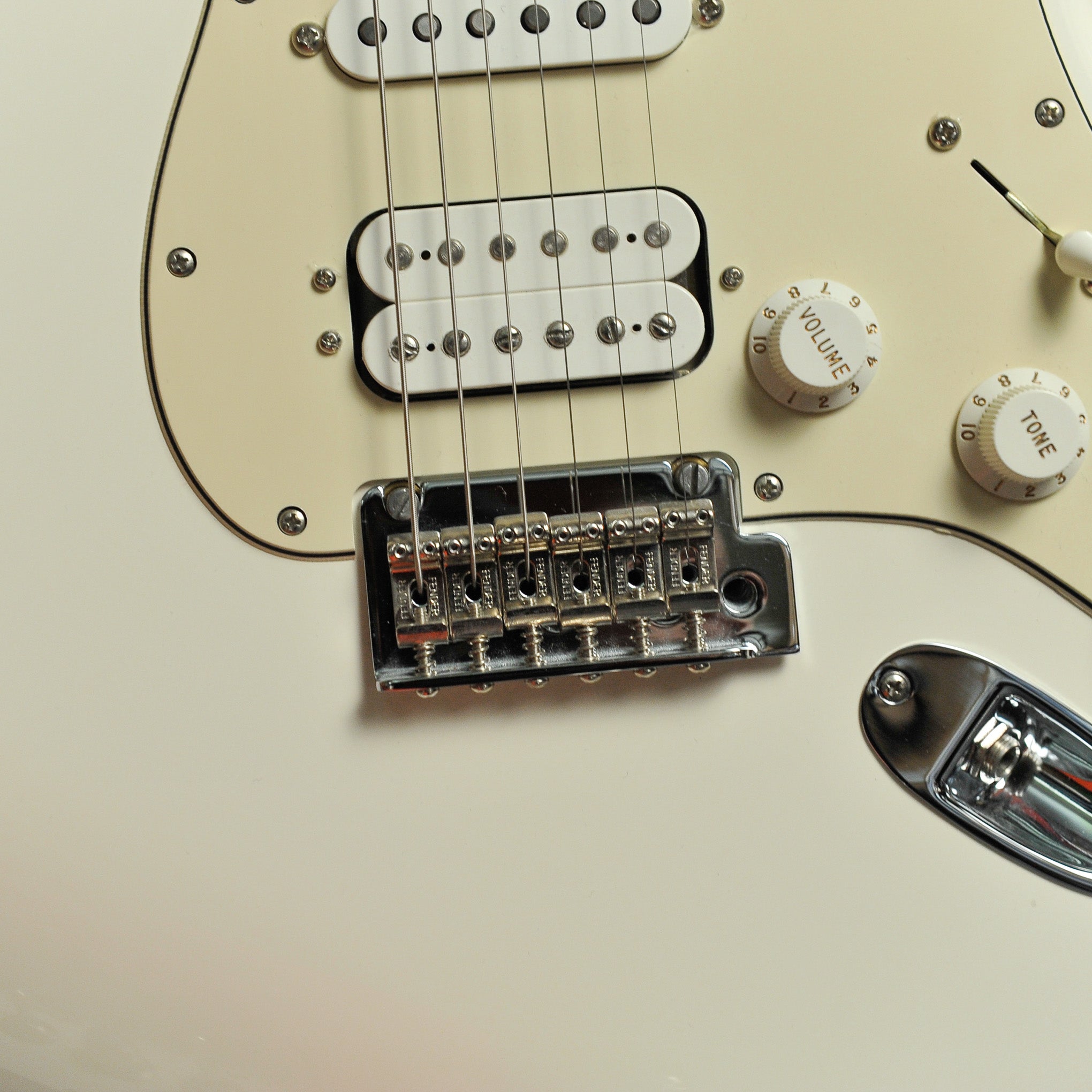 Fender Stratocaster Olympic White MIM Electric w/Bag - Used