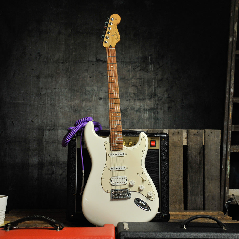 Fender Stratocaster Olympic White MIM Electric w/Bag - Used