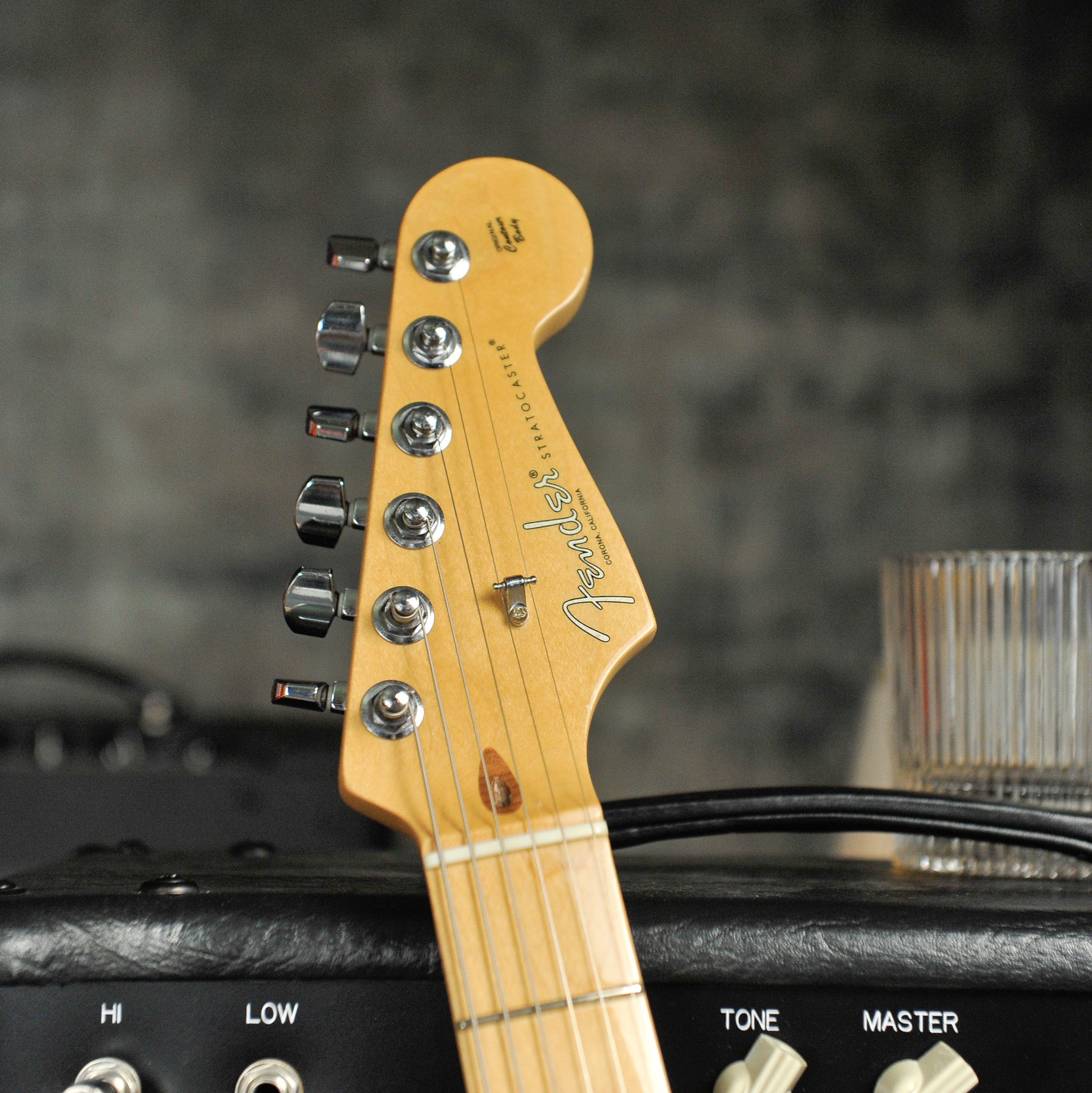 Fender 2019 American Pro Stratocaster MN Sunburst w/Case s#US19018063 - Used