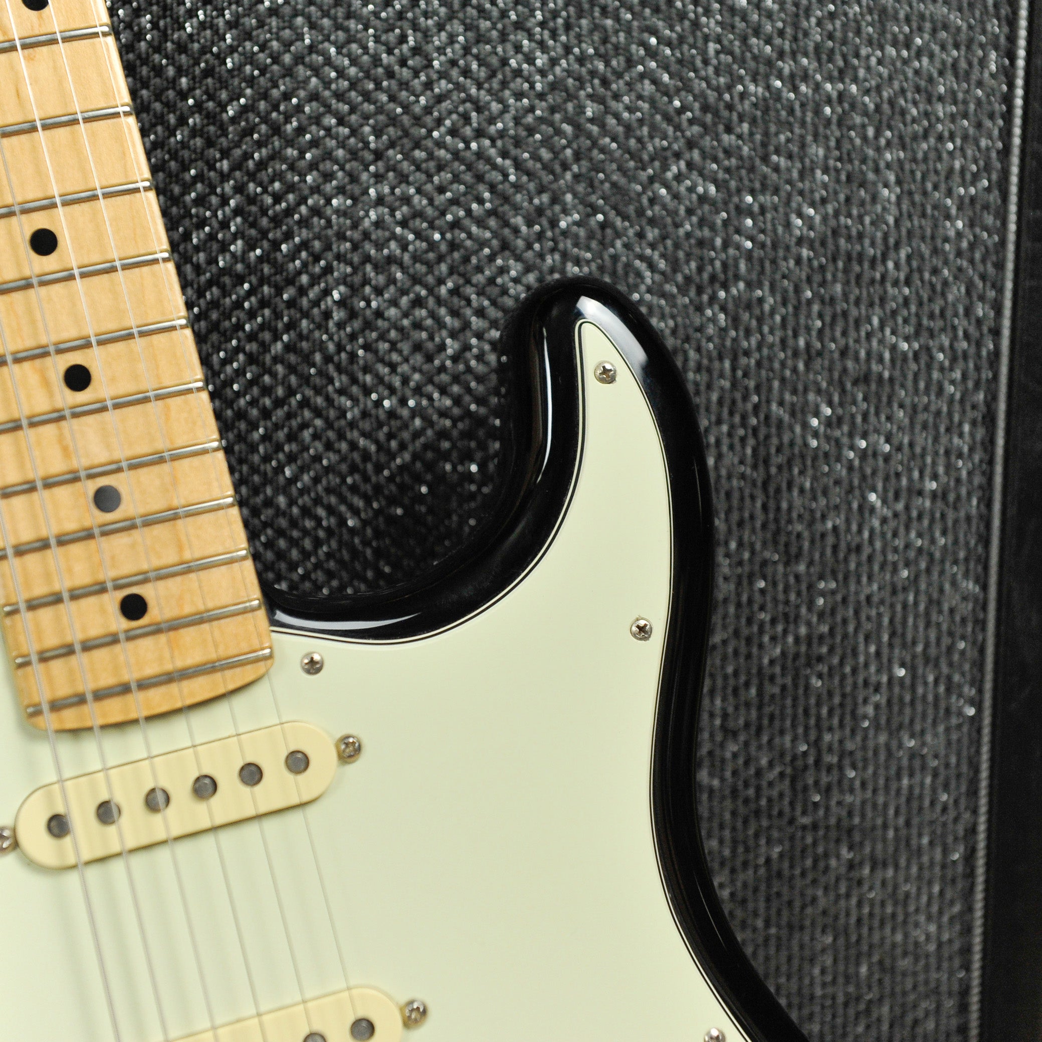 Fender 2019 American Pro Stratocaster MN Sunburst w/Case s#US19018063 - Used