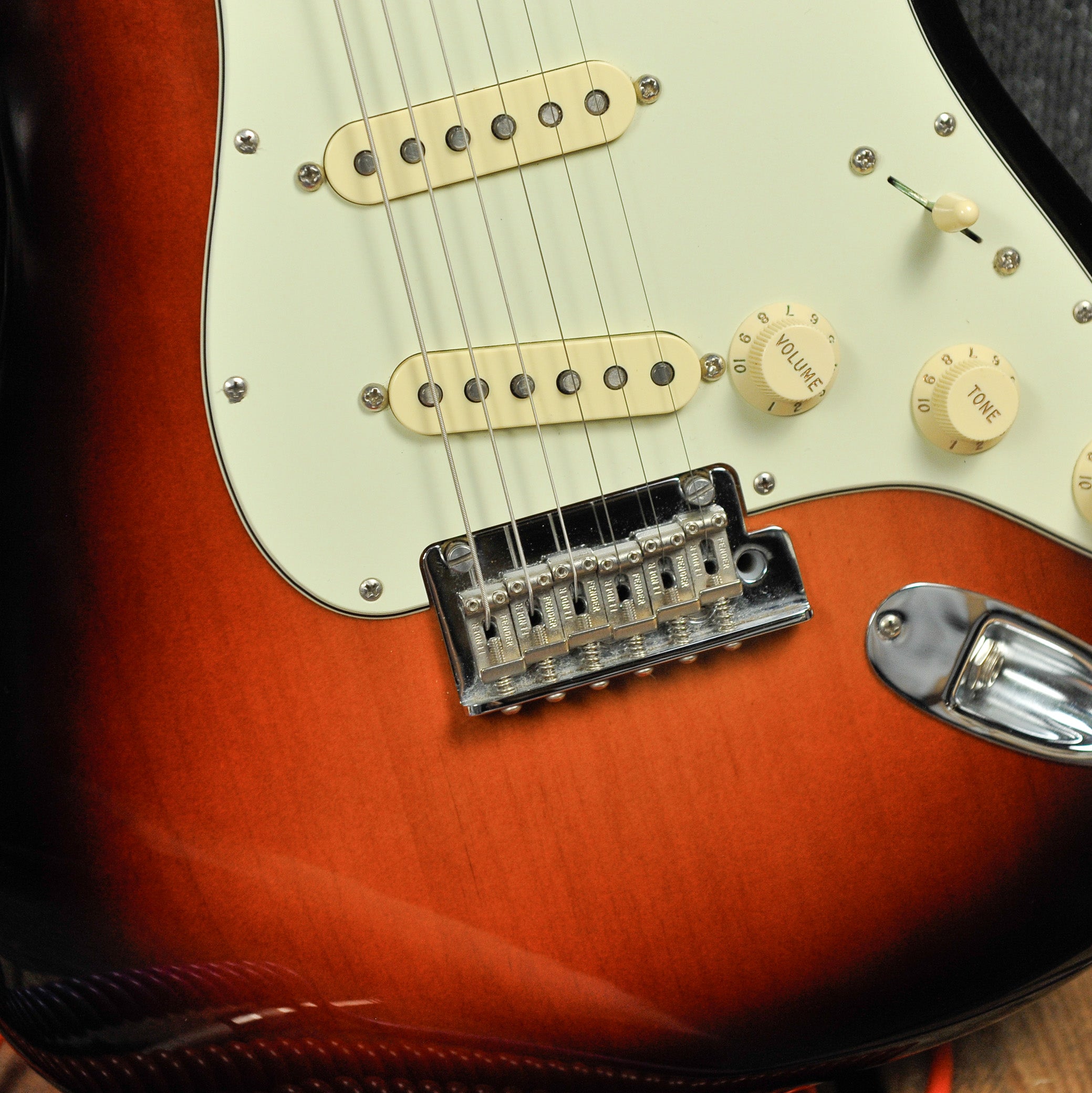 Fender 2019 American Pro Stratocaster MN Sunburst w/Case s#US19018063 - Used