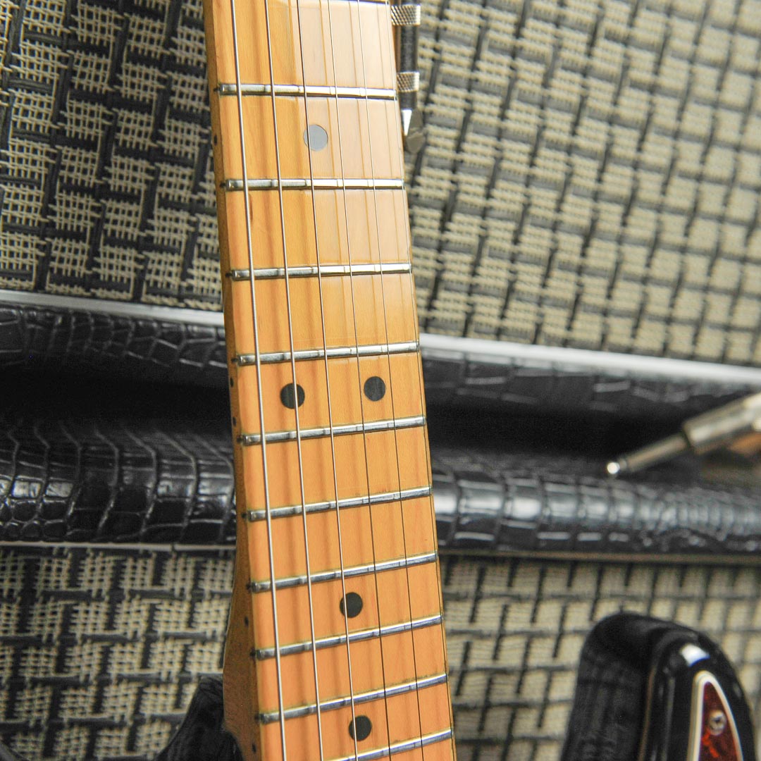 Fender Stratocaster 1984 Black, Maple Fingerboard Seymour Duncan Pickups w/Original Case - Used