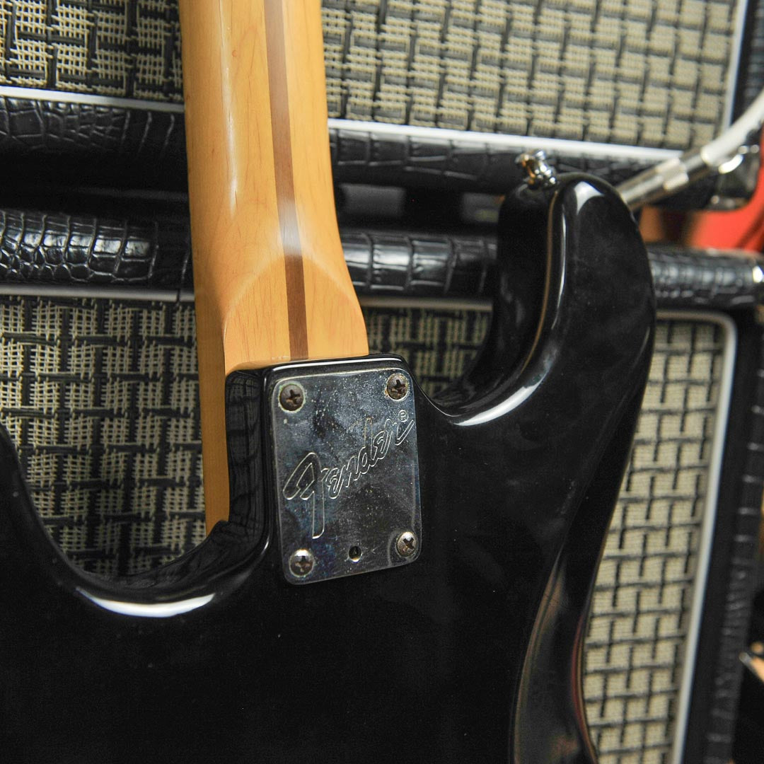 Fender Stratocaster 1984 Black, Maple Fingerboard Seymour Duncan Pickups w/Original Case - Used