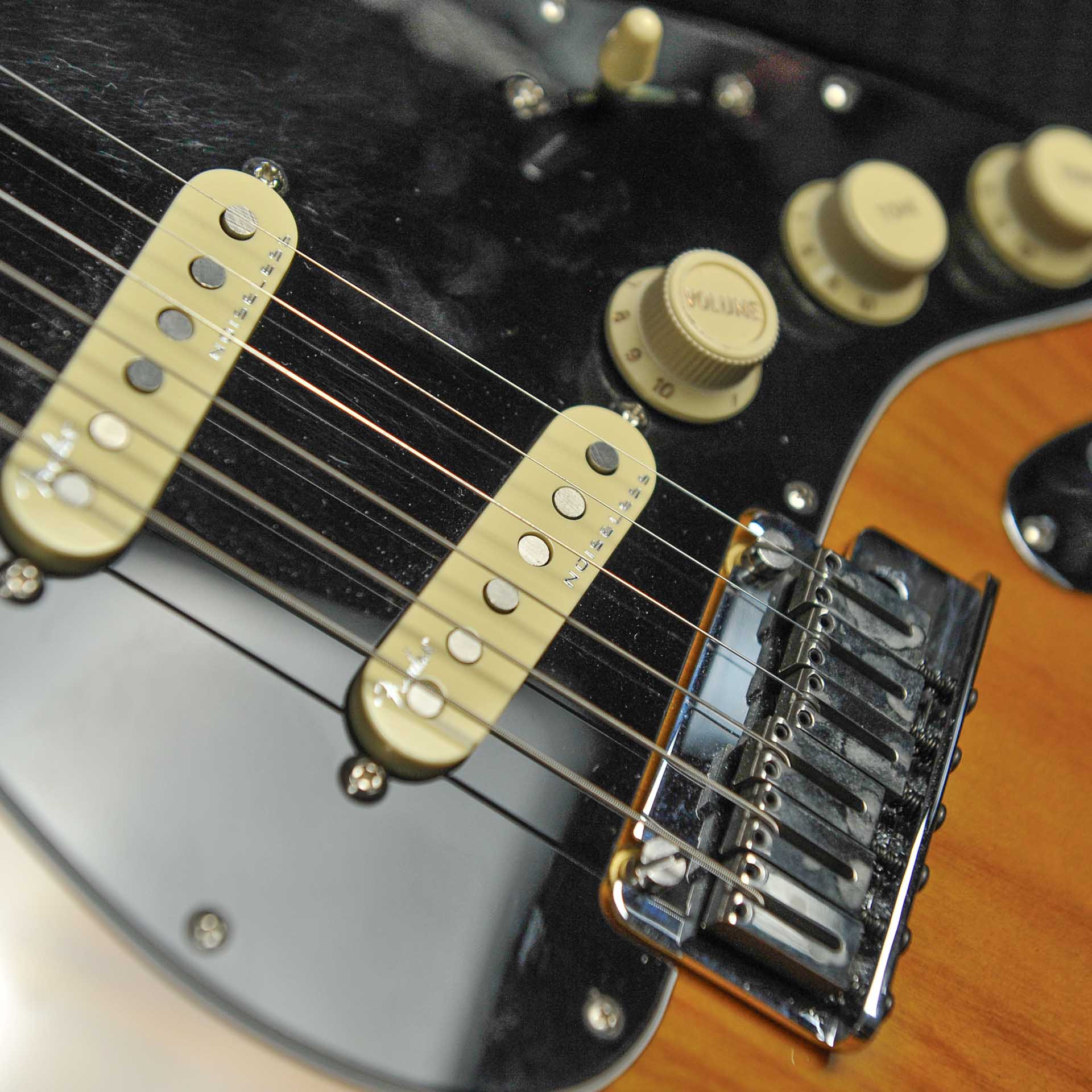 Fender American Ultra Luxe Stratocaster 2-Color Sunburst w/Case - Used