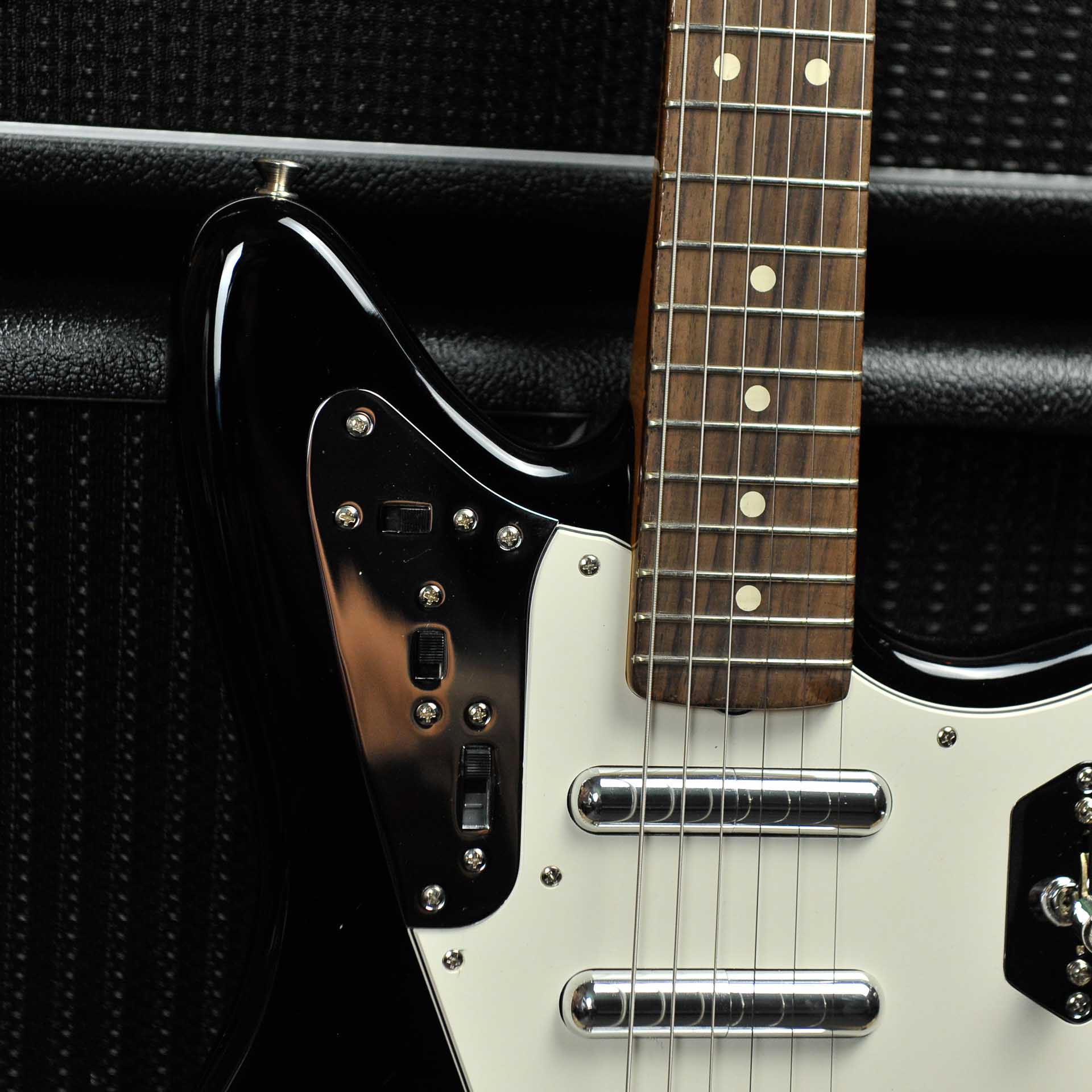 Fender Limited Edition Johnny Marr Signature Special Jaguar Black w/Case - Used