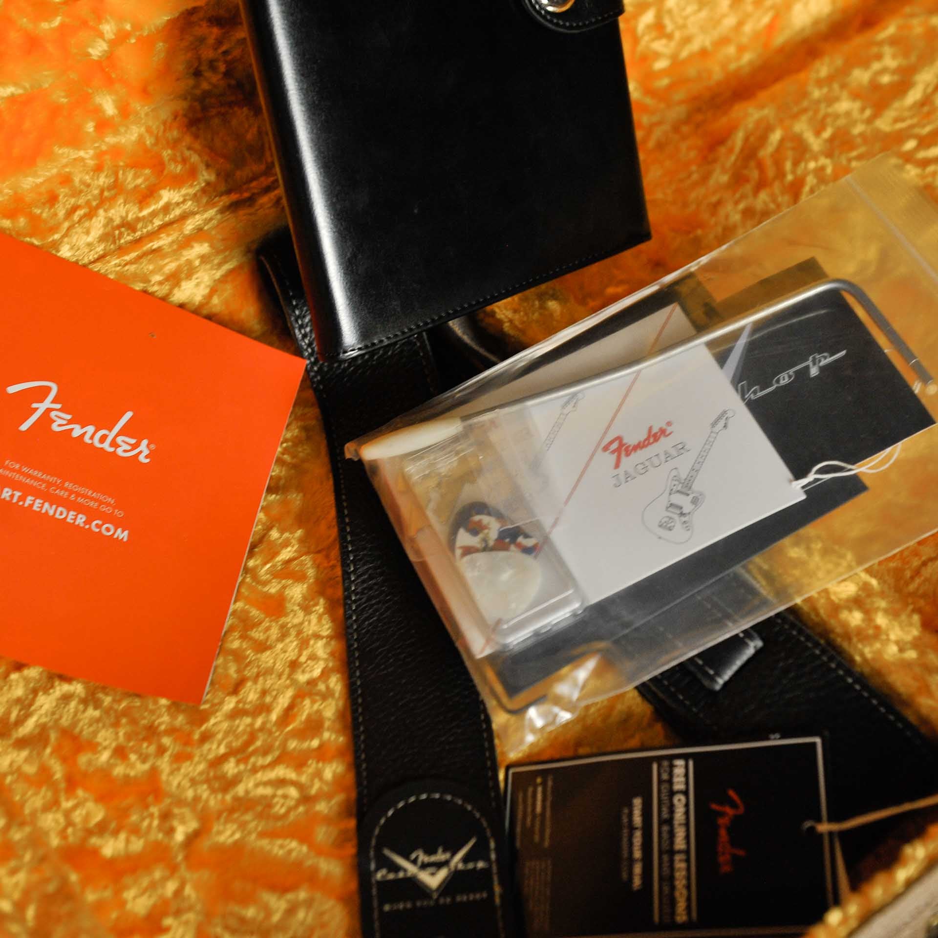 Fender 2023 Custom Shop ’62 Jazzmaster® Journeyman Relic®, Aged Olympic White w/Case - Used