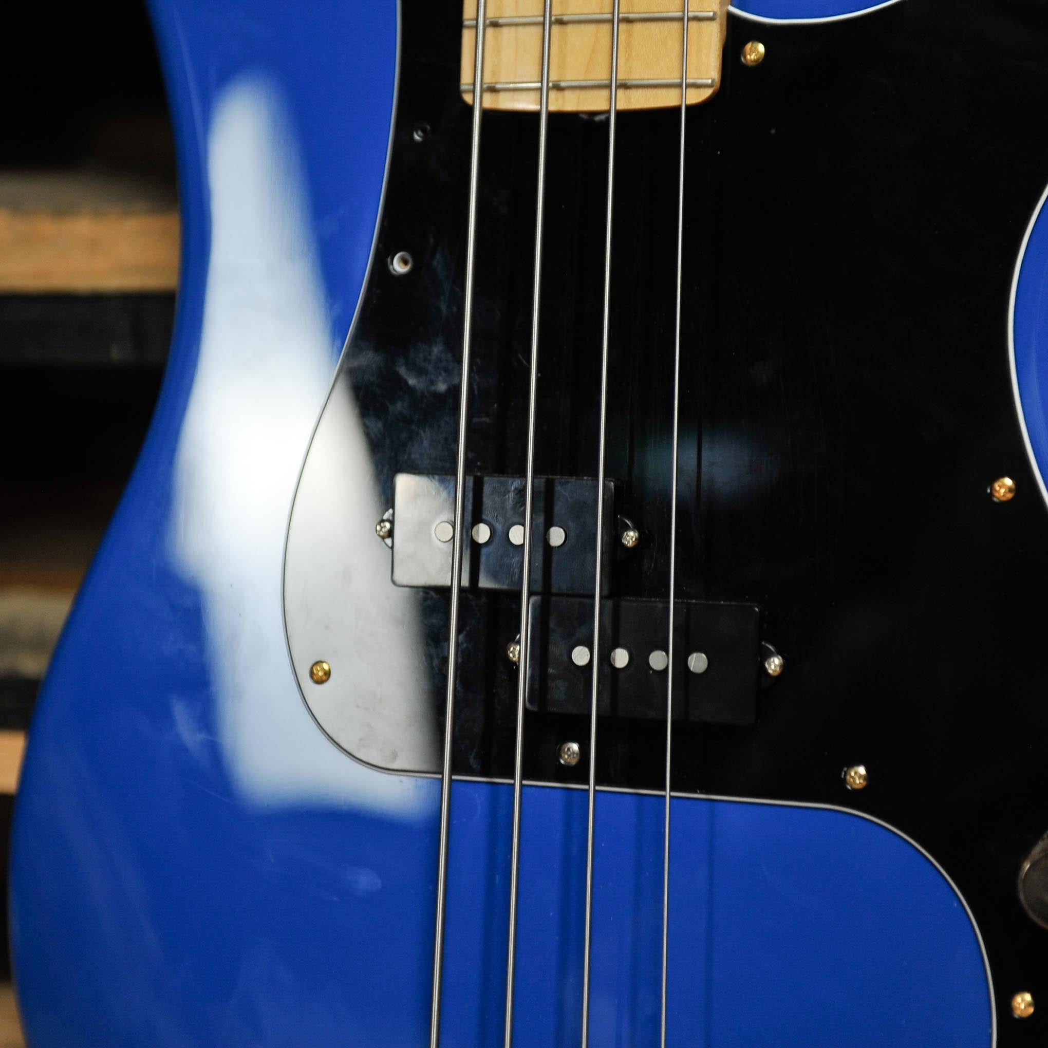 Fender MIJ P Bass Hybrid II W/Lollar p Bass pu and Fender Hard Case - Used