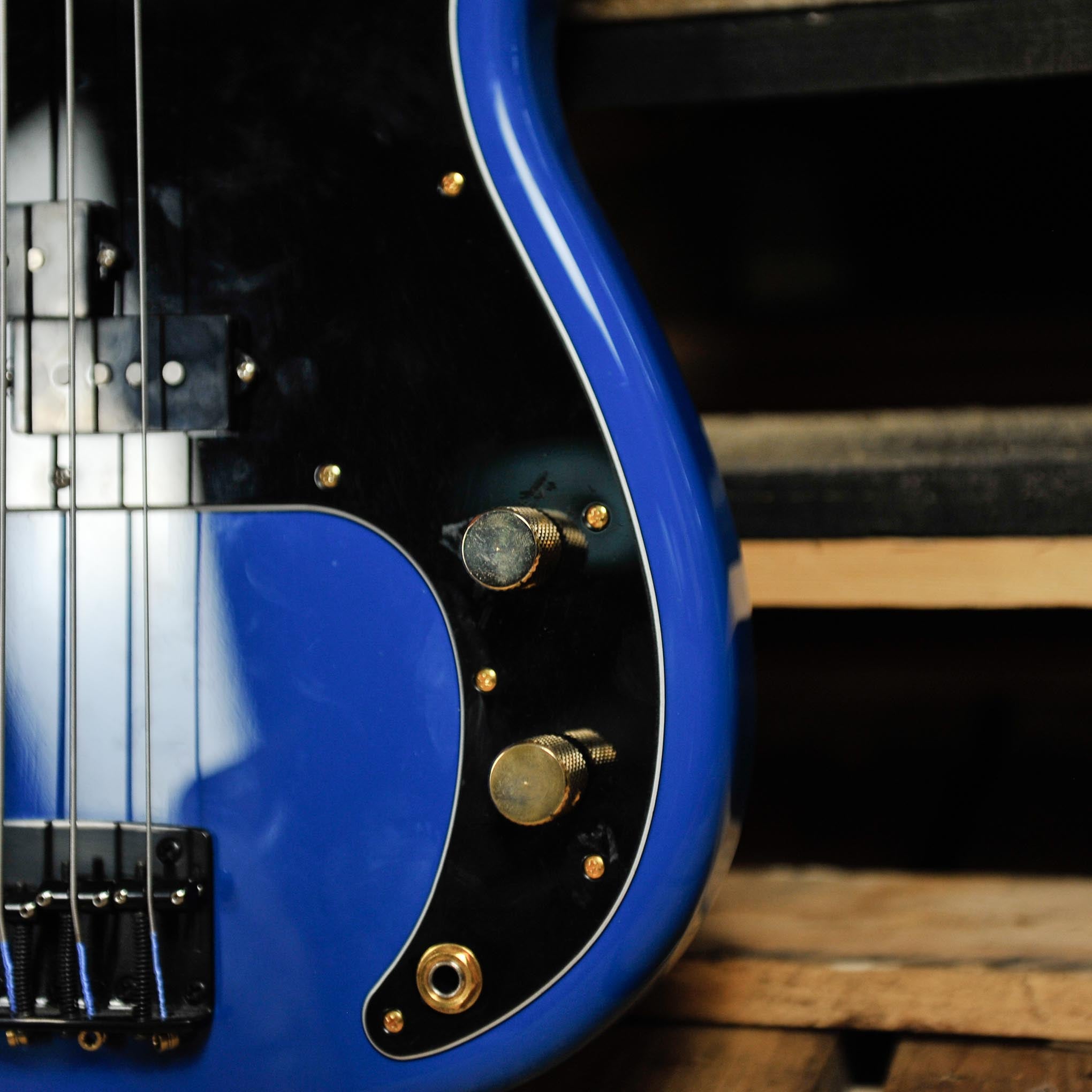 Fender MIJ P Bass Hybrid II W/Lollar p Bass pu and Fender Hard Case - Used