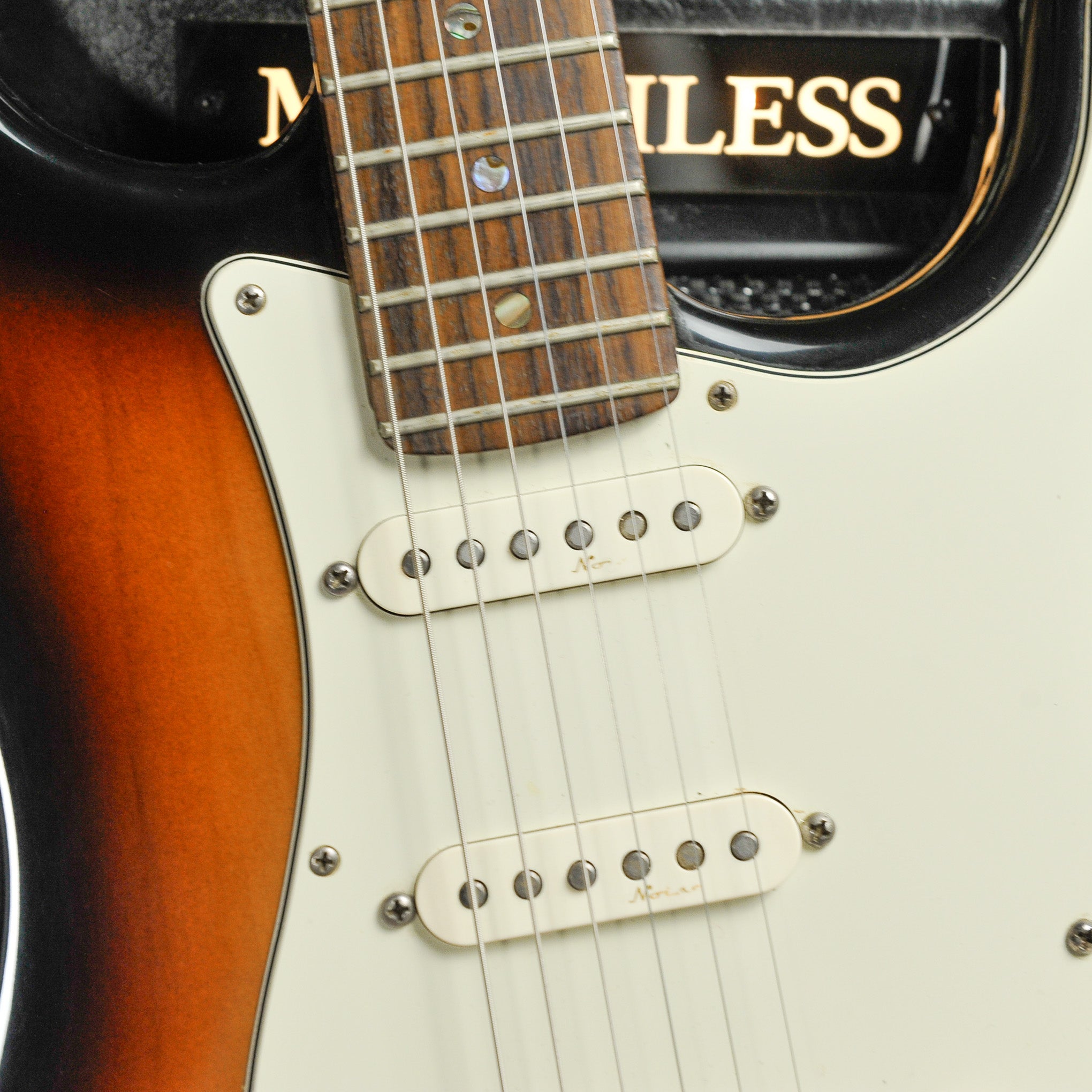 Fender Deluxe Stratocaster 1998 3-Tone Sunburst w/Case - Used