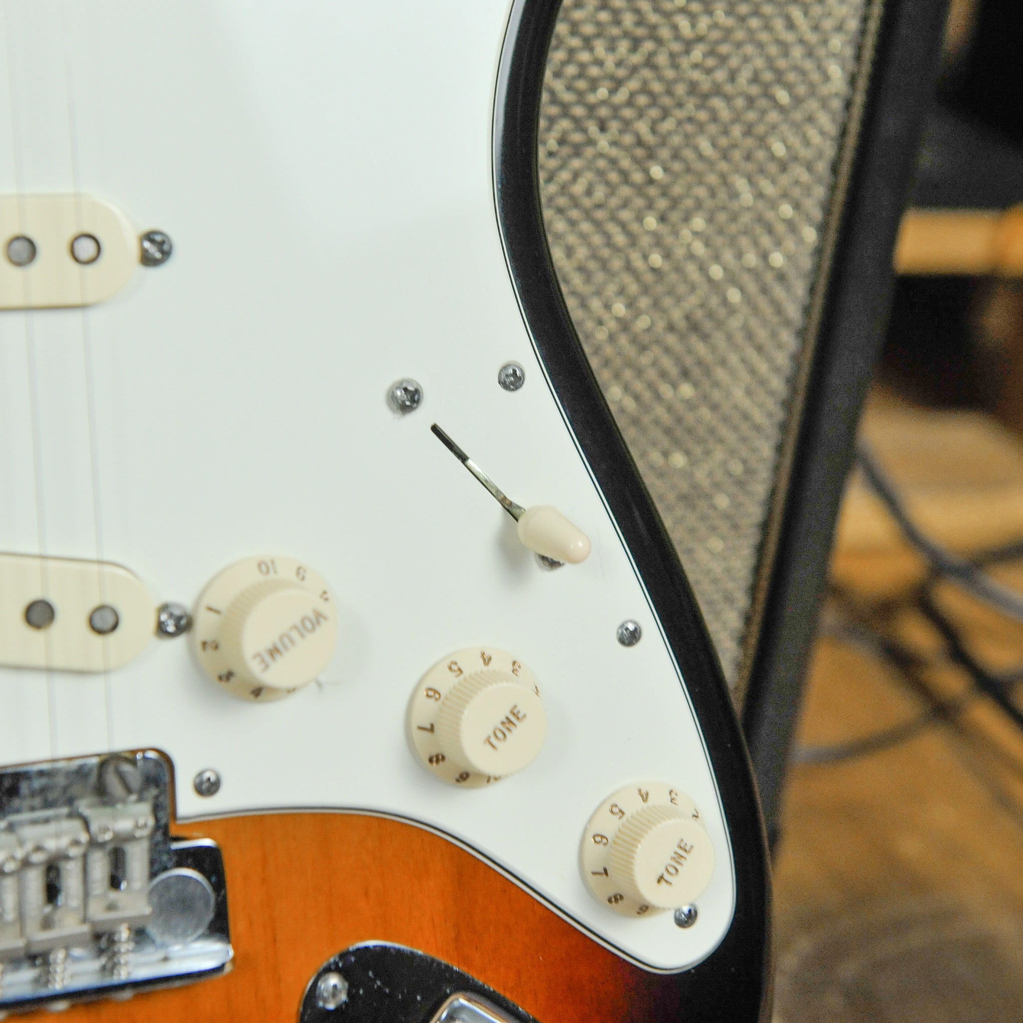 Fender American Standard Strat 3 Tone Sunburst 2013' w/Case - Used