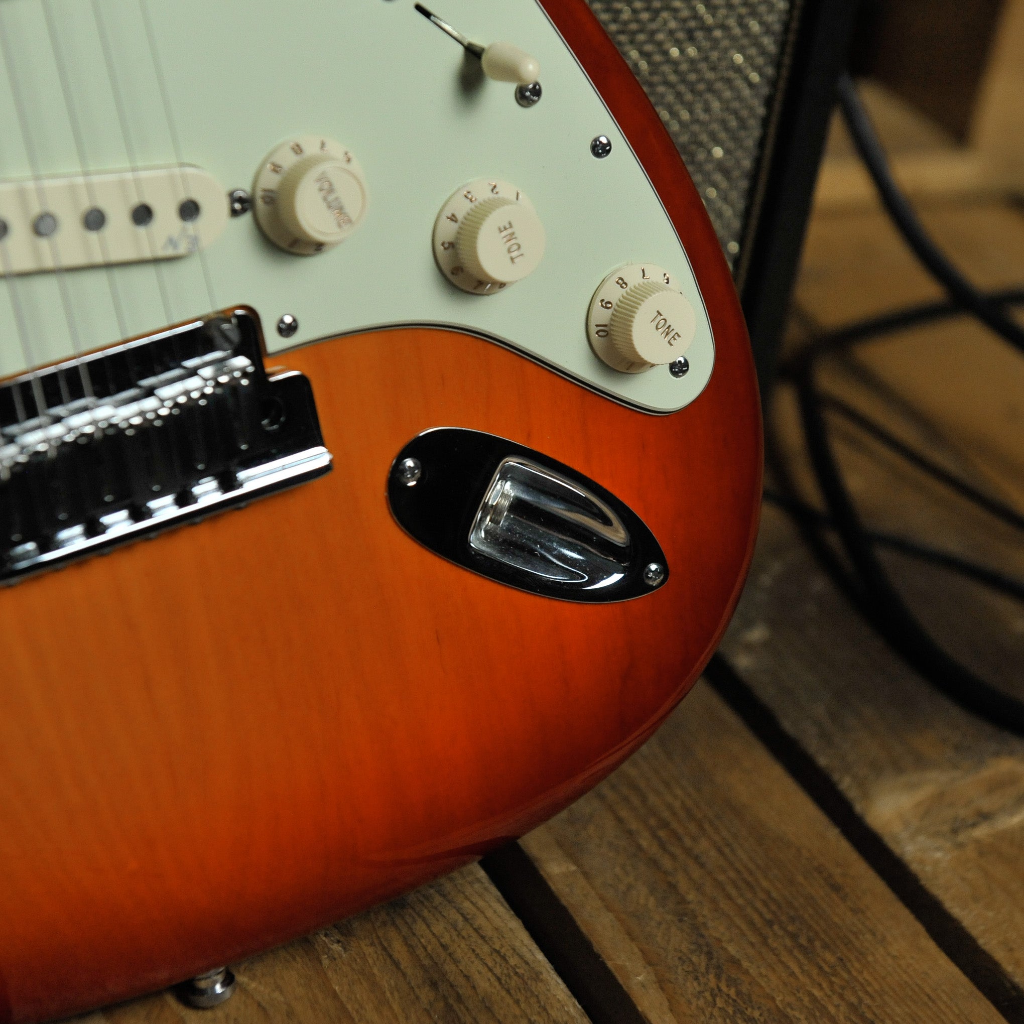 Fender American Deluxe Strat Ash Aged Cherry Burst Rosewood 2012 - Used