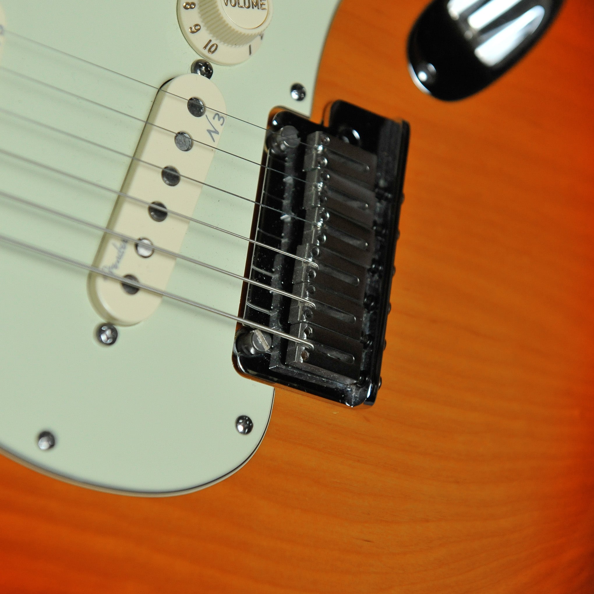 Fender American Deluxe Strat Ash Aged Cherry Burst Rosewood 2012 - Used