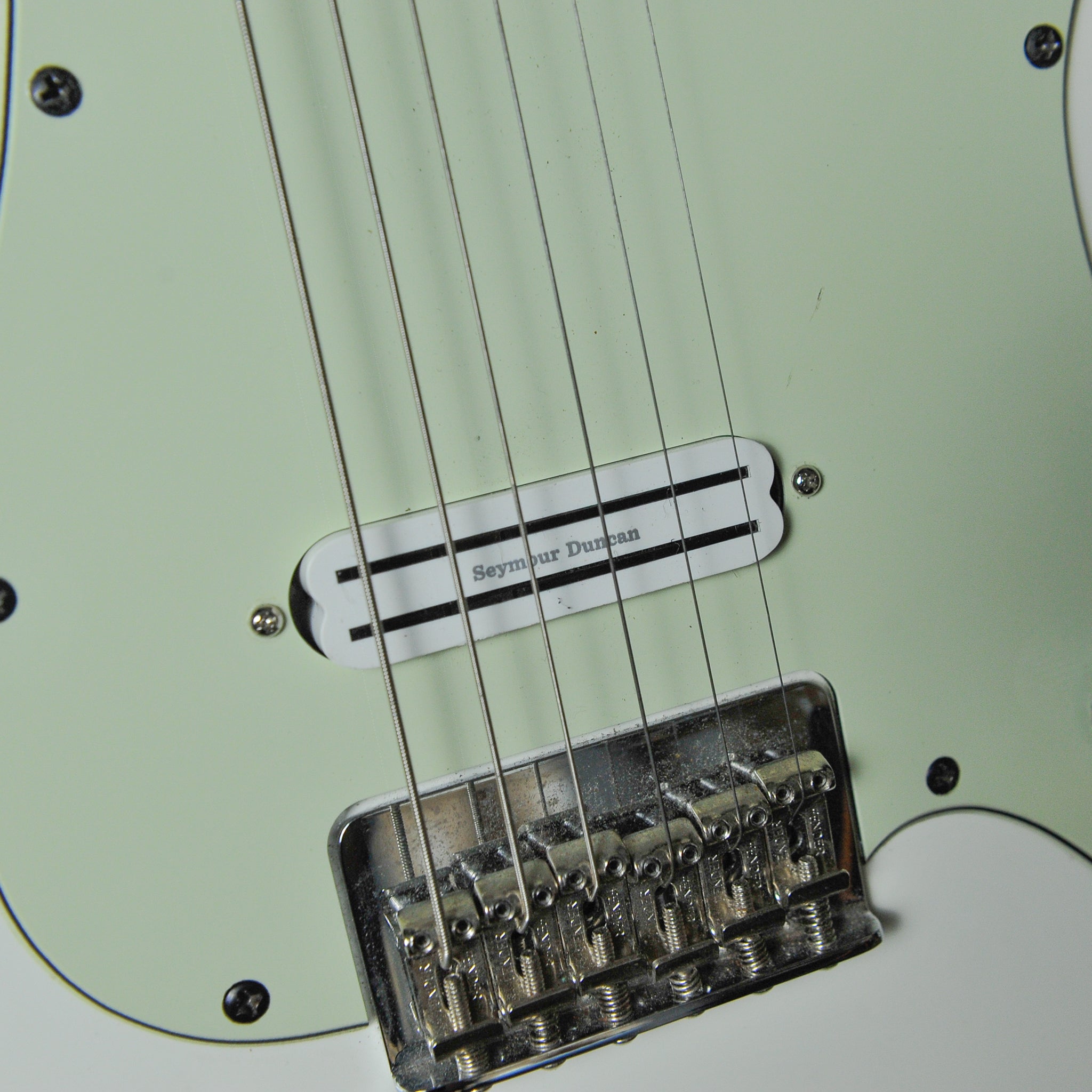 Fender Duo Sonic Artic White w/Hot Rails Seymour Duncan Pickup - Used