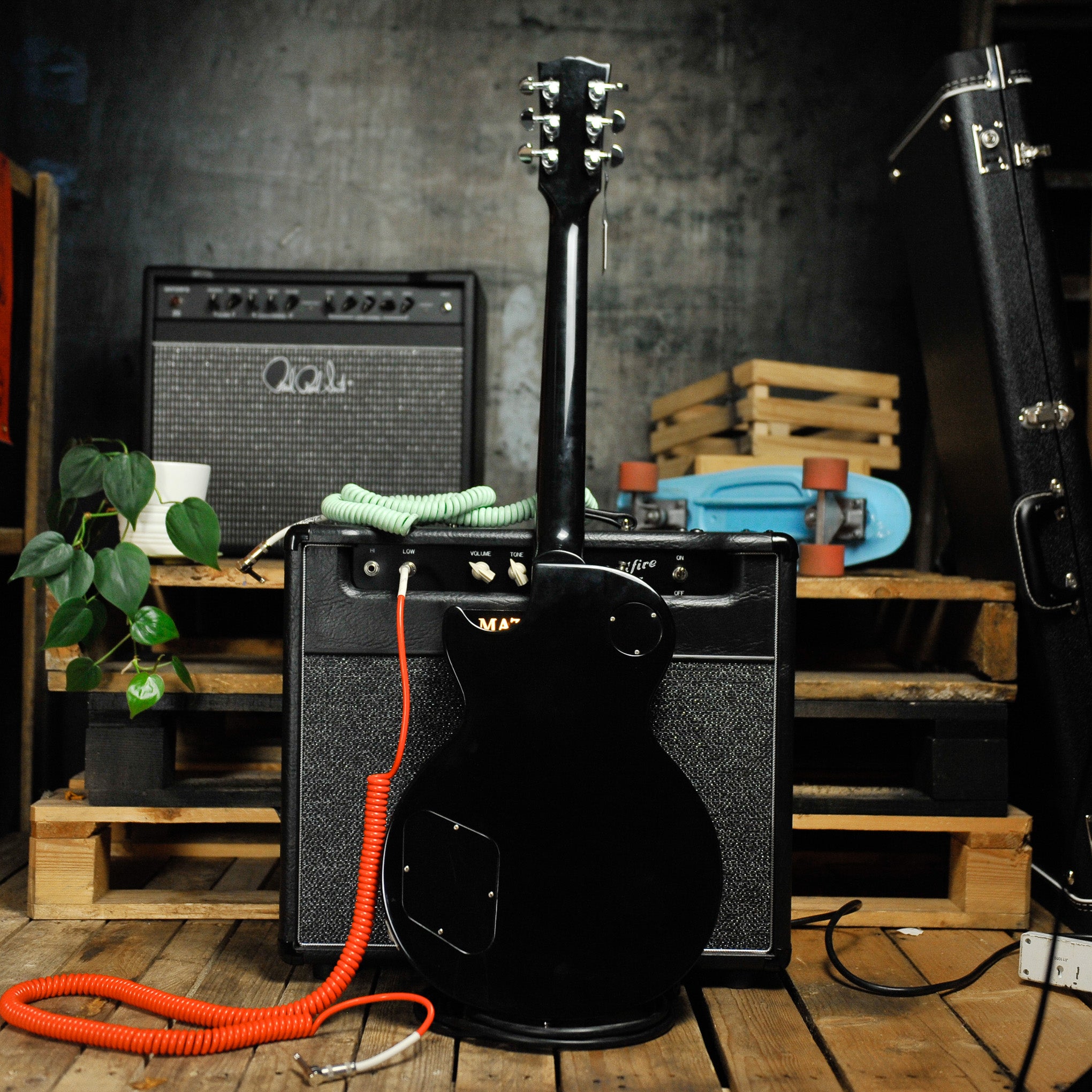 Gibson 2002 Les Paul Studio Ebony w/CnB Hard Case - Used