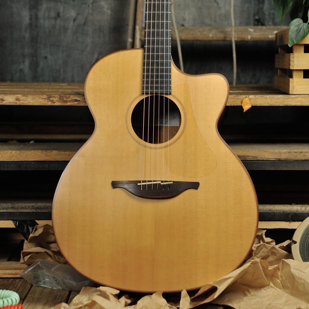 Lowden Jon Gomm Signature Acoustic Guitar – Used