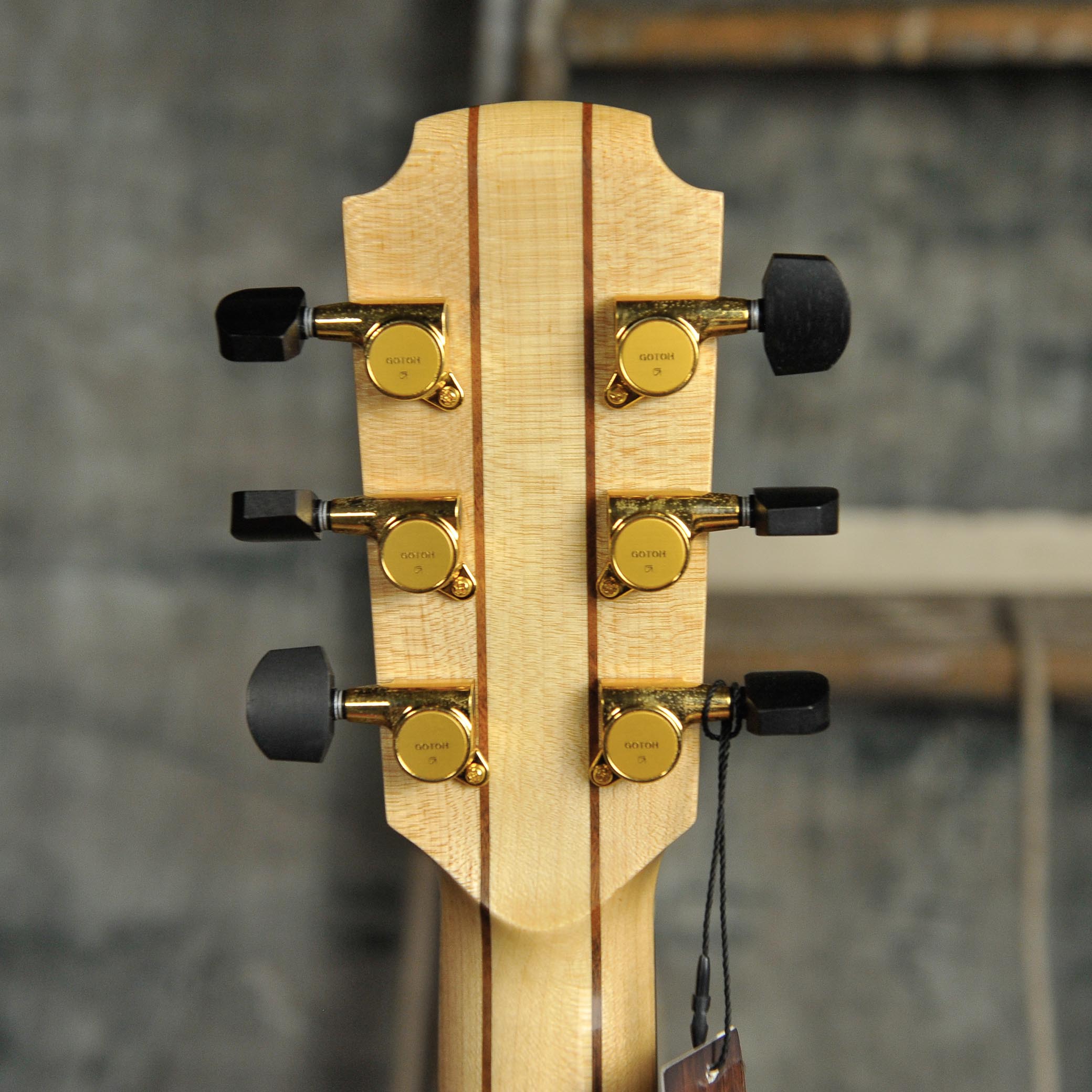 Lowden Jon Gomm Signature Acoustic Guitar – Used