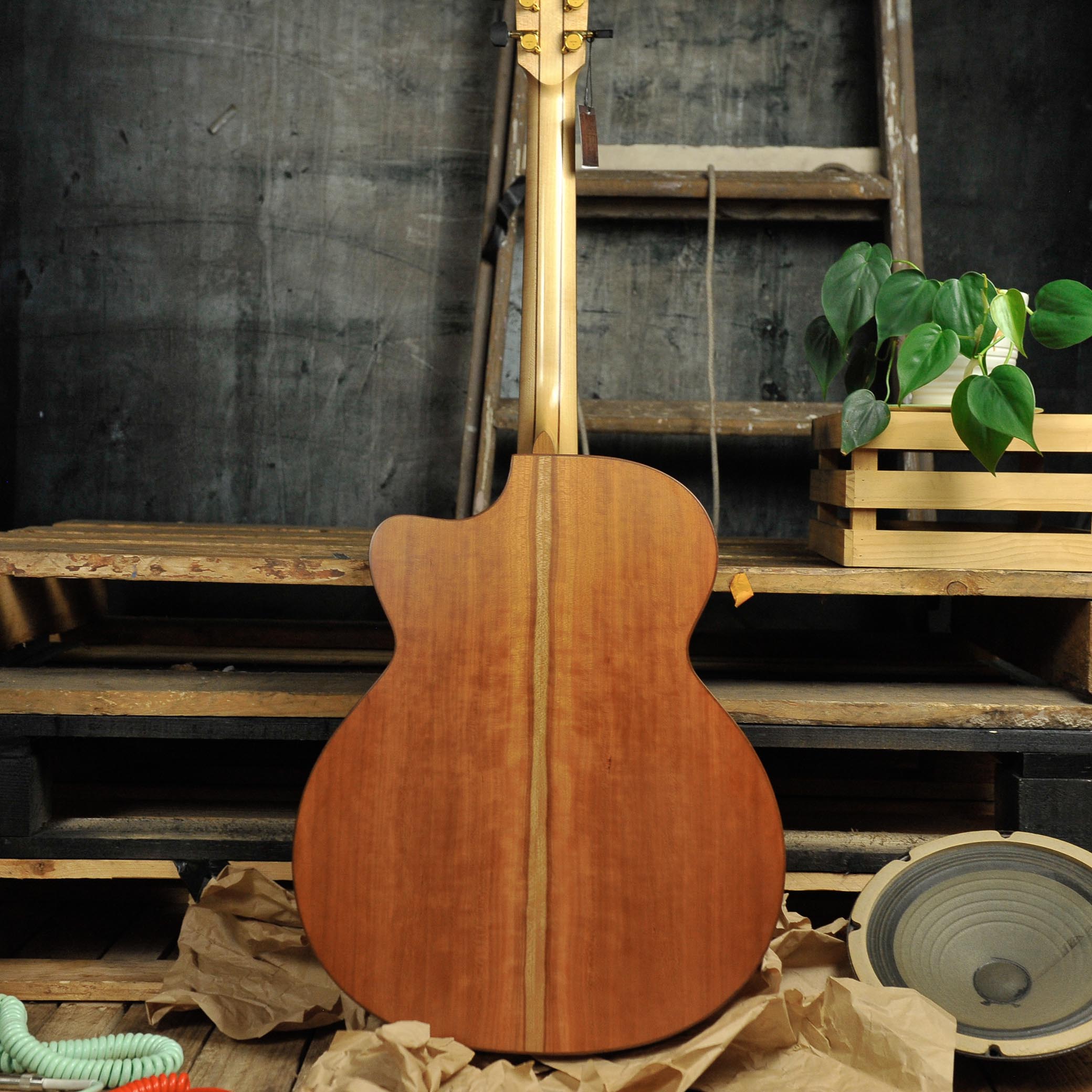 Lowden Jon Gomm Signature Acoustic Guitar – Used