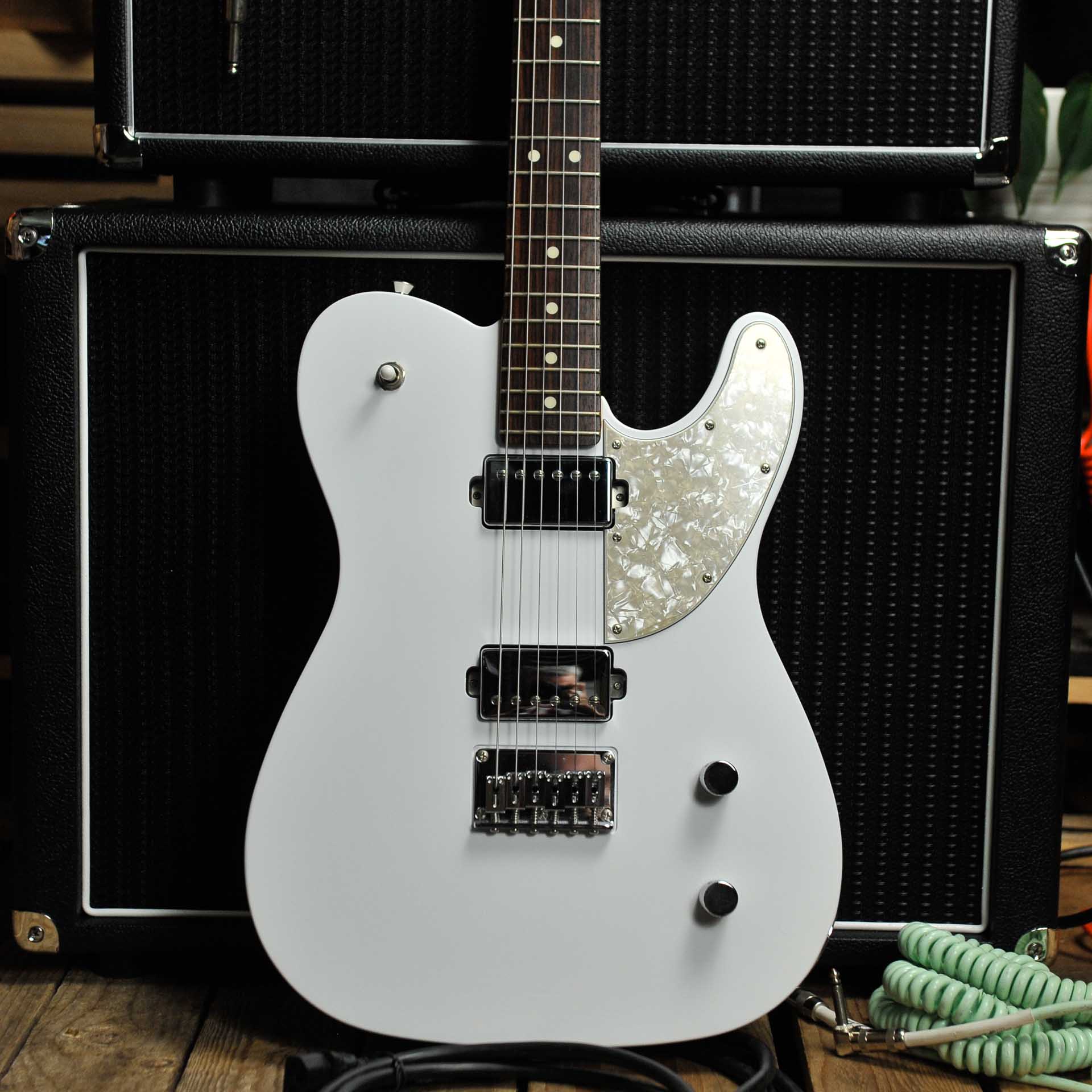 Fender MIJ Elemental Tele HH White w/Bag - Used