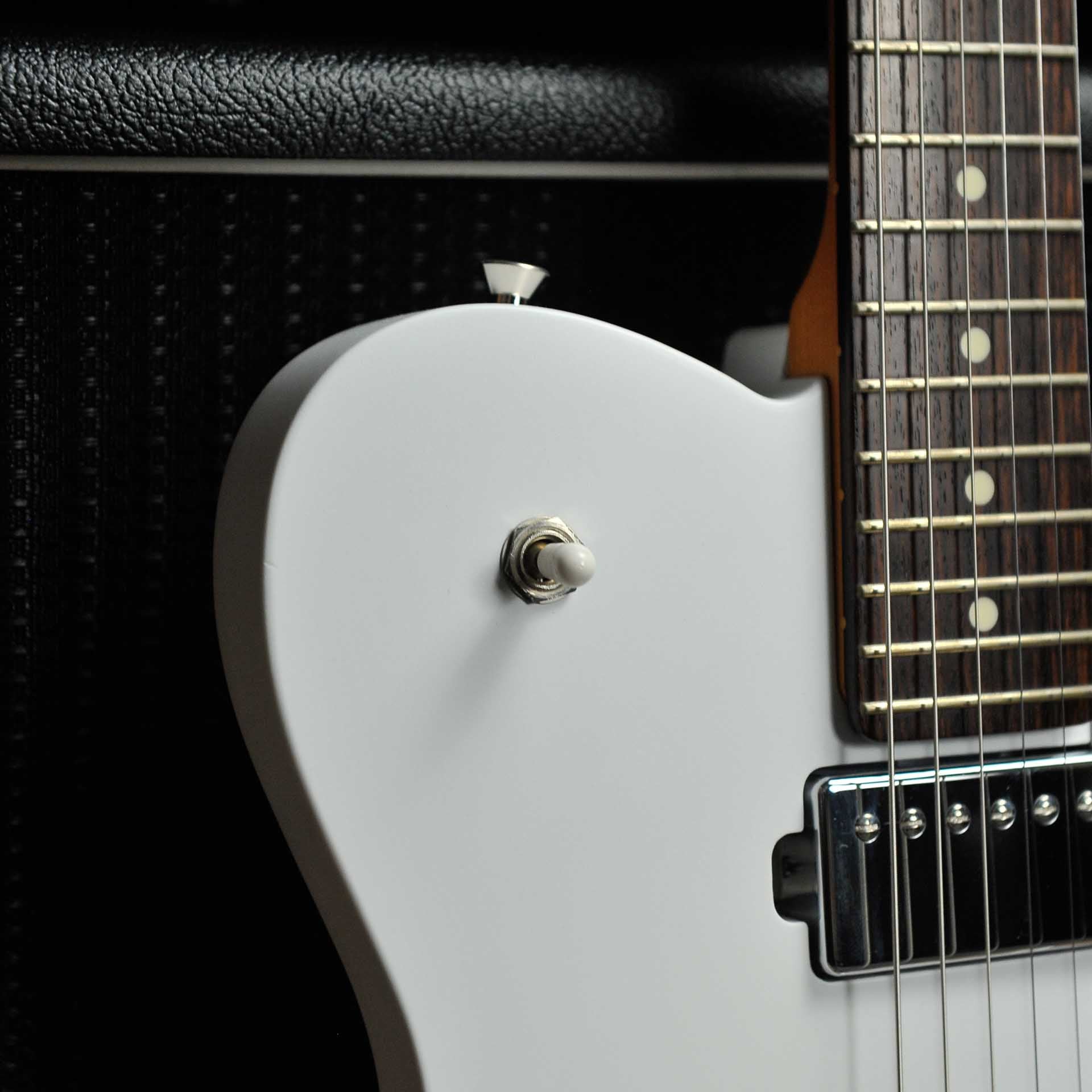 Fender MIJ Elemental Tele HH White w/Bag - Used