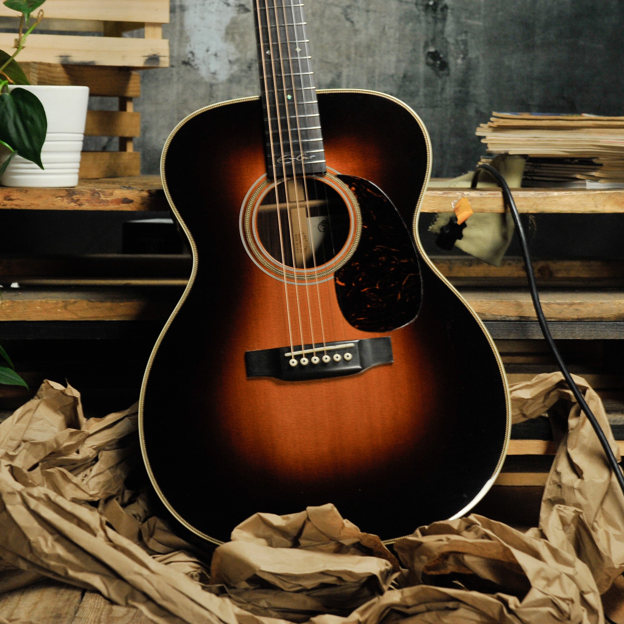 Martin 000-28ECSB Eric Clapton Signature Model Sunburst  w/Case #18973 - Used