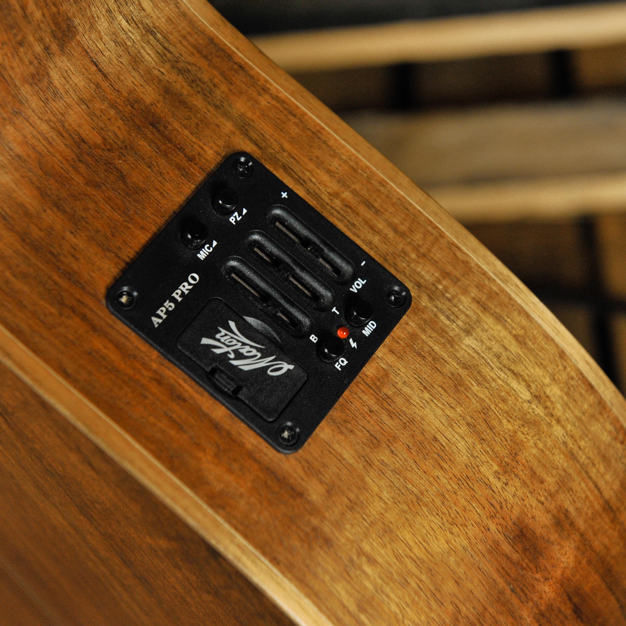 Maton EA808 Australian w/Case - Used