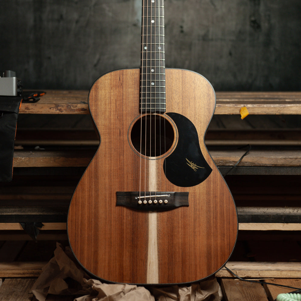 Maton EBW808 Acoustic Guitar w/Case - Used