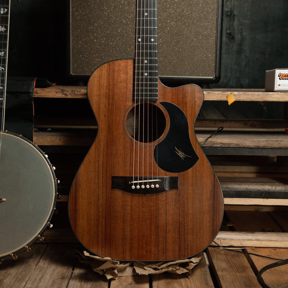 Maton EBW808C Blackwood Series w/Case - Used