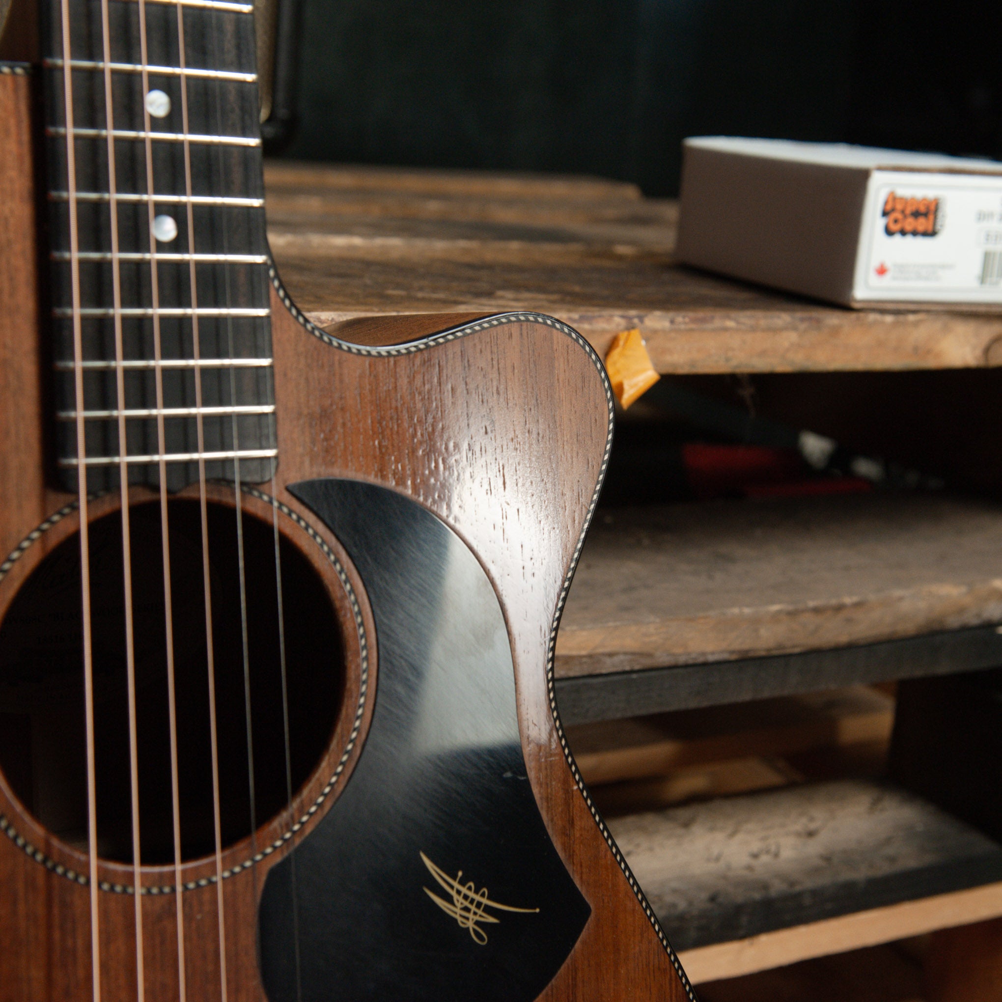 Maton EBW808C Blackwood Series w/Case - Used