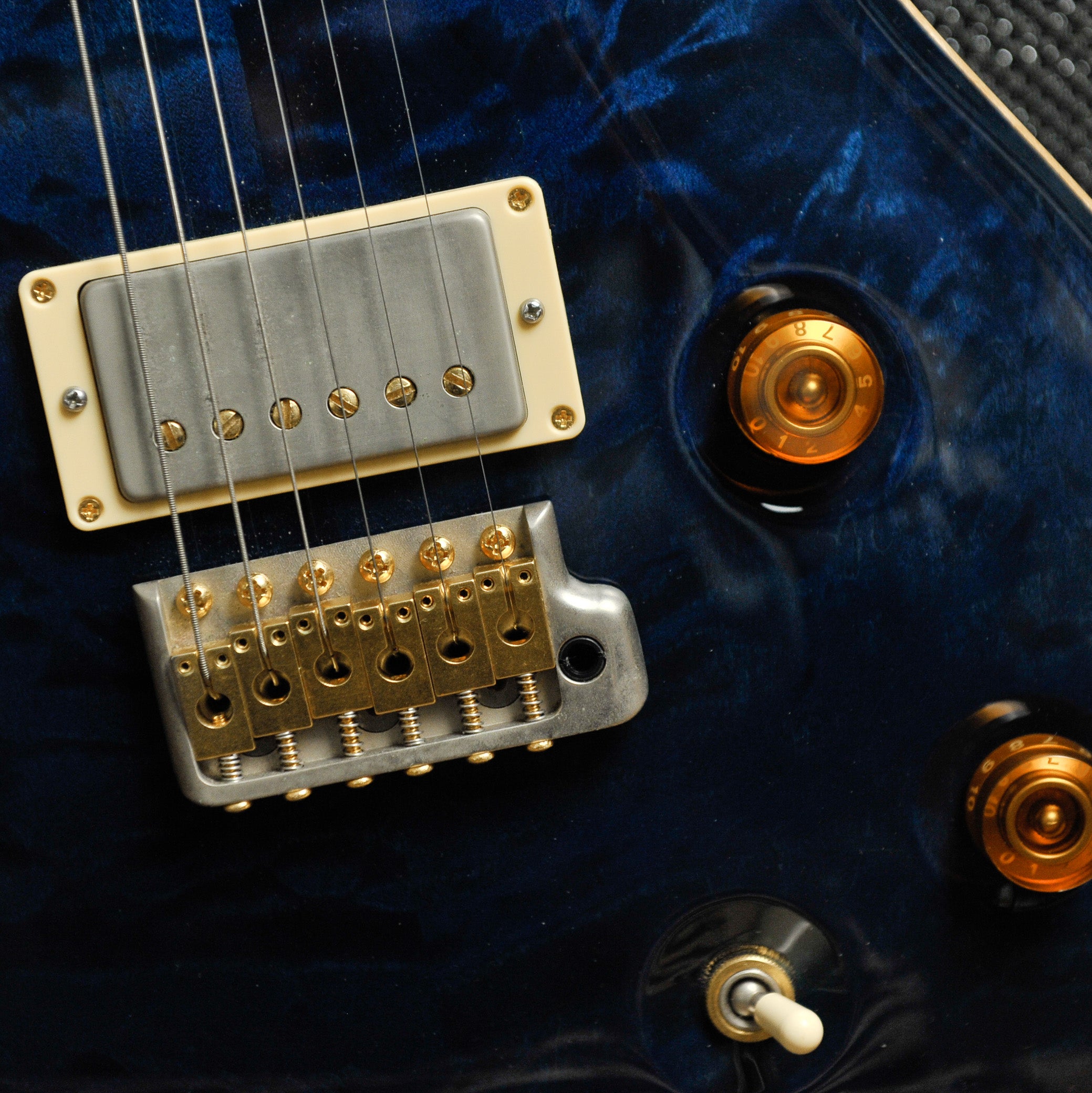 PRS Custom 22 Brazillian 10 Top #267/500 Blue w/Case - Used