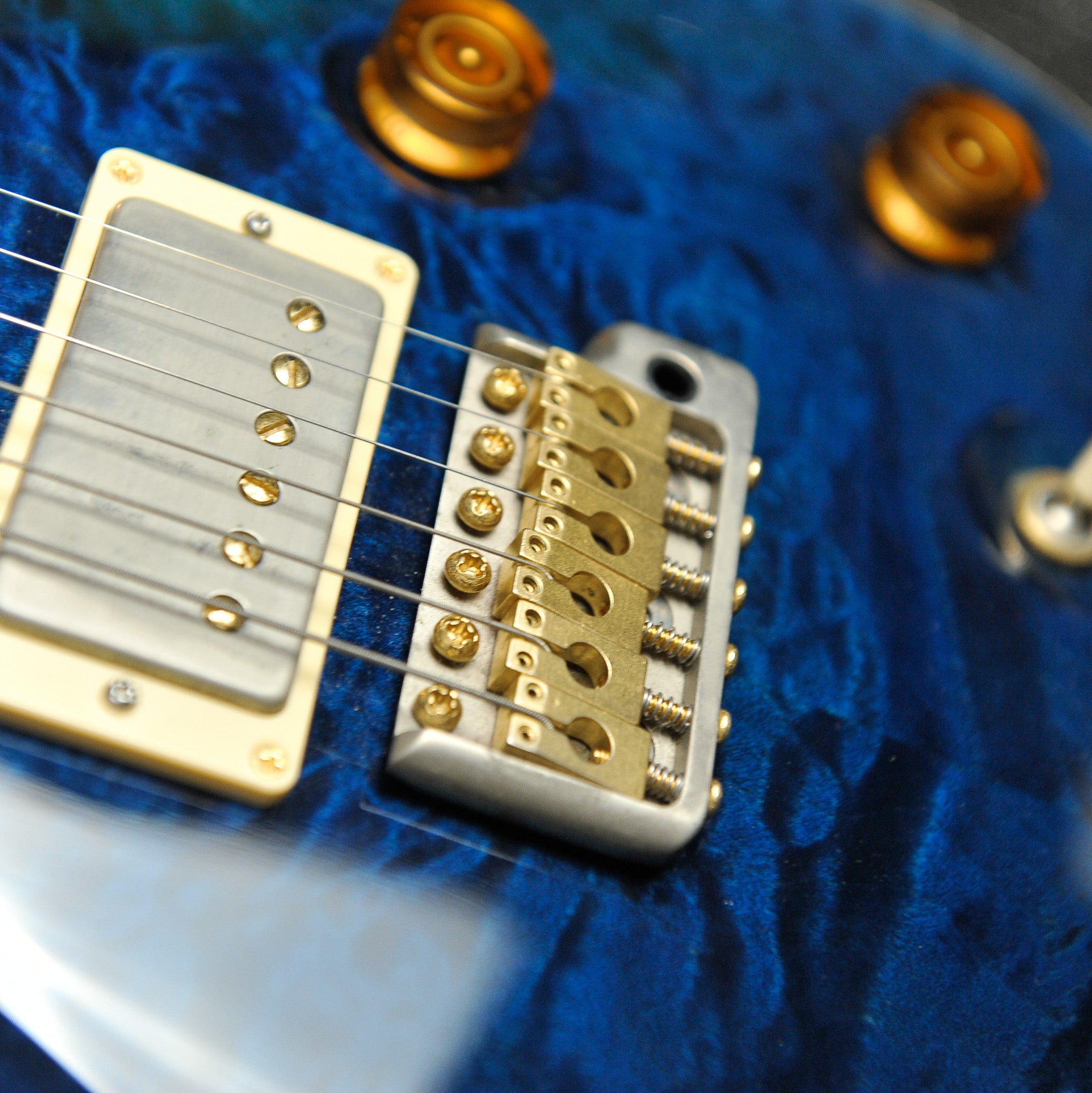 PRS Custom 22 Brazillian 10 Top #267/500 Blue w/Case - Used
