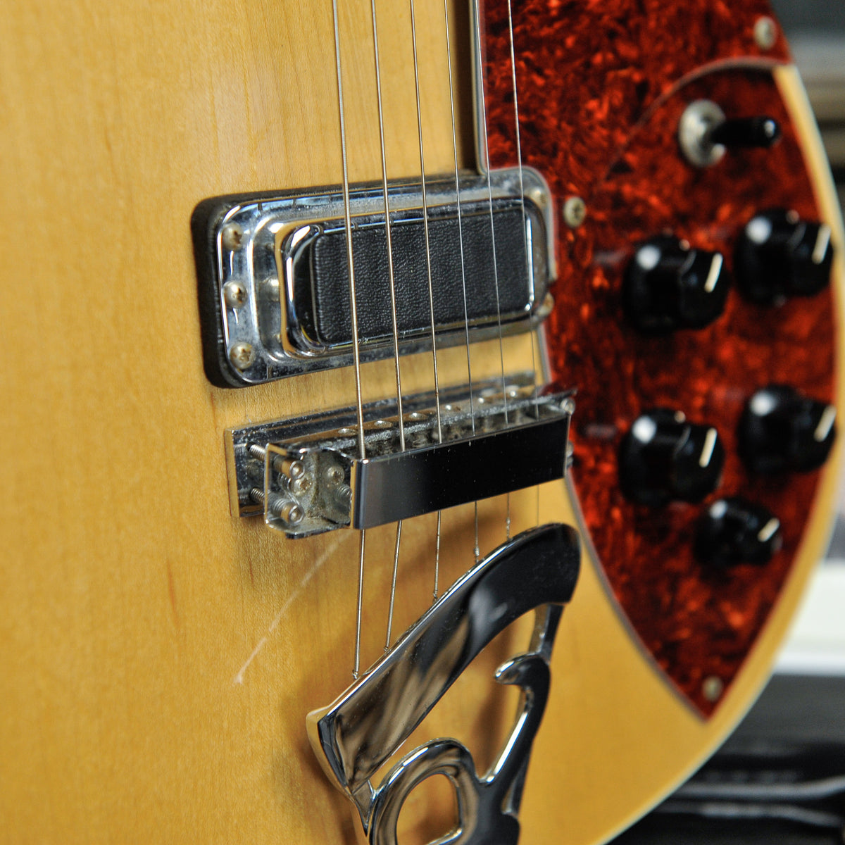 Rickenbacker 620 in Natural (Mapleglo) 1989 w/Case - Used