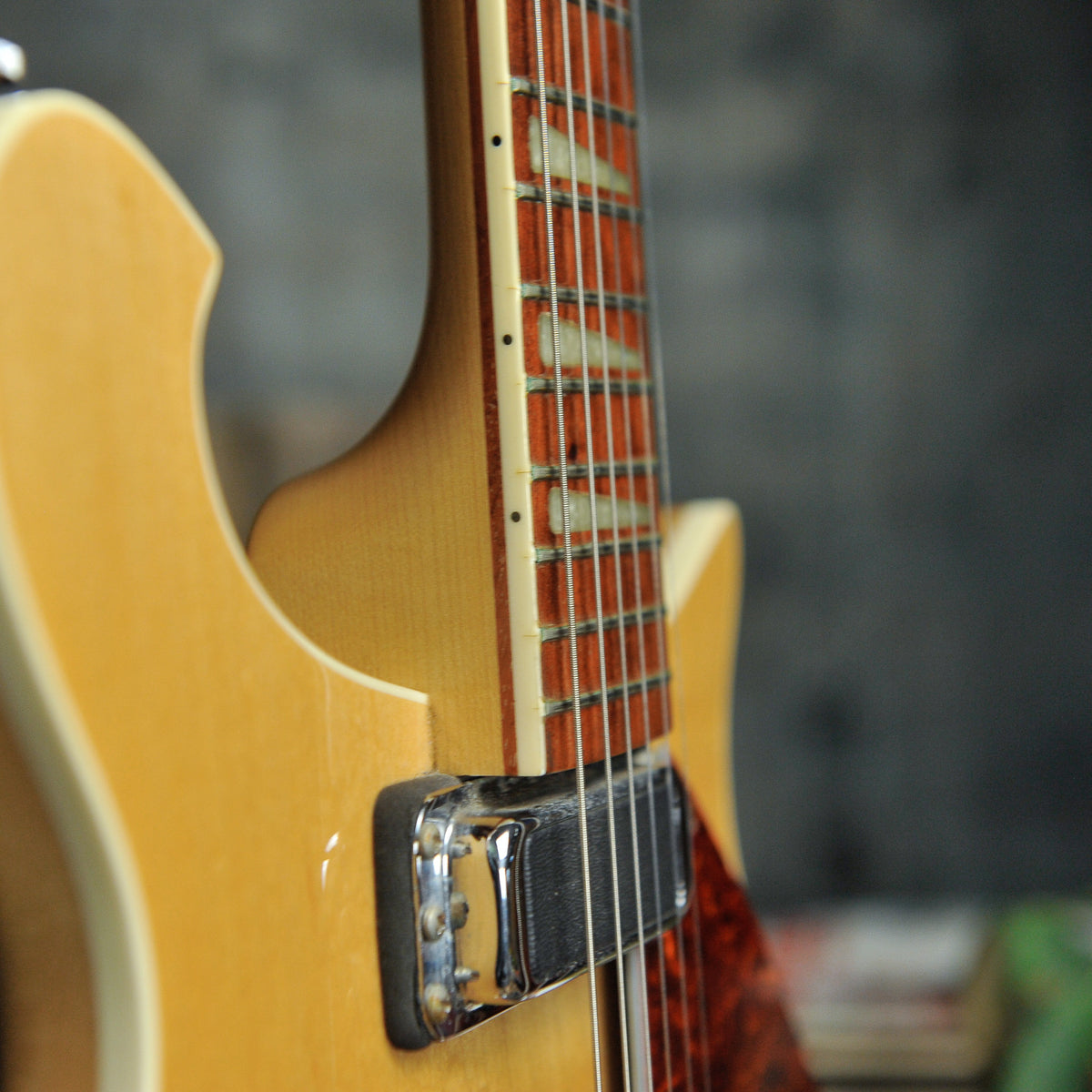 Rickenbacker 620 in Natural (Mapleglo) 1989 w/Case - Used