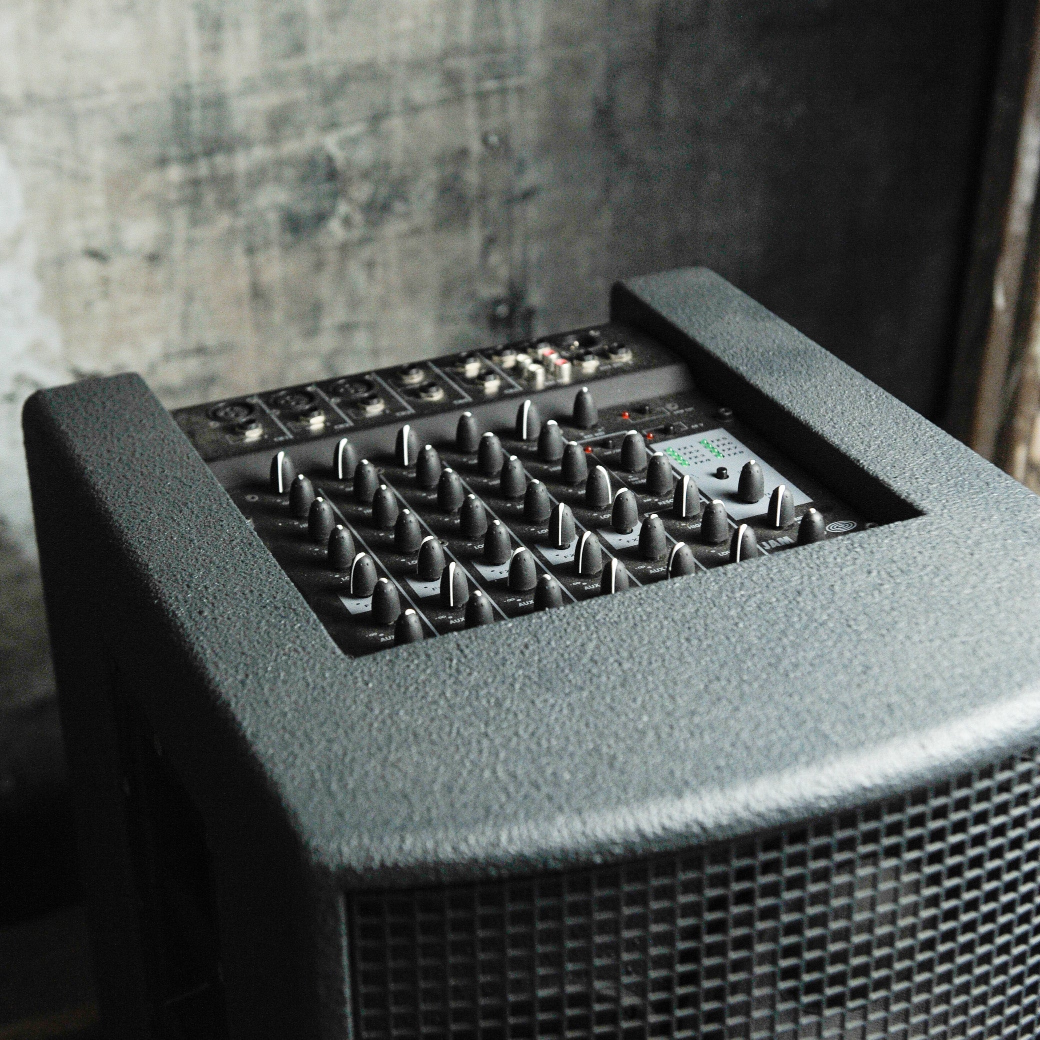 SR Technology Jam 400 Acoustic Guitar Amplifier Black w/cover - Used